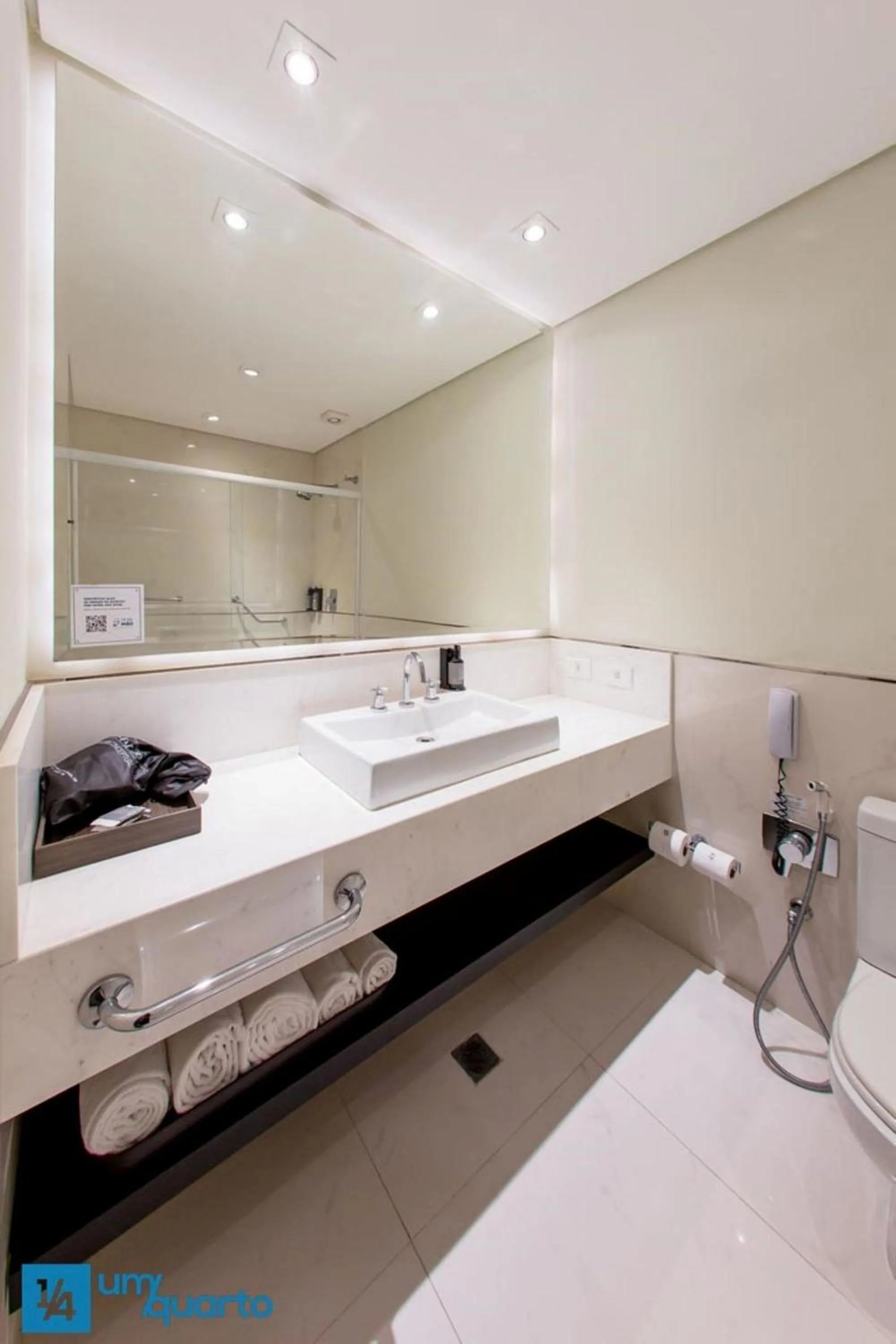 Bathroom in Manhattan Floor