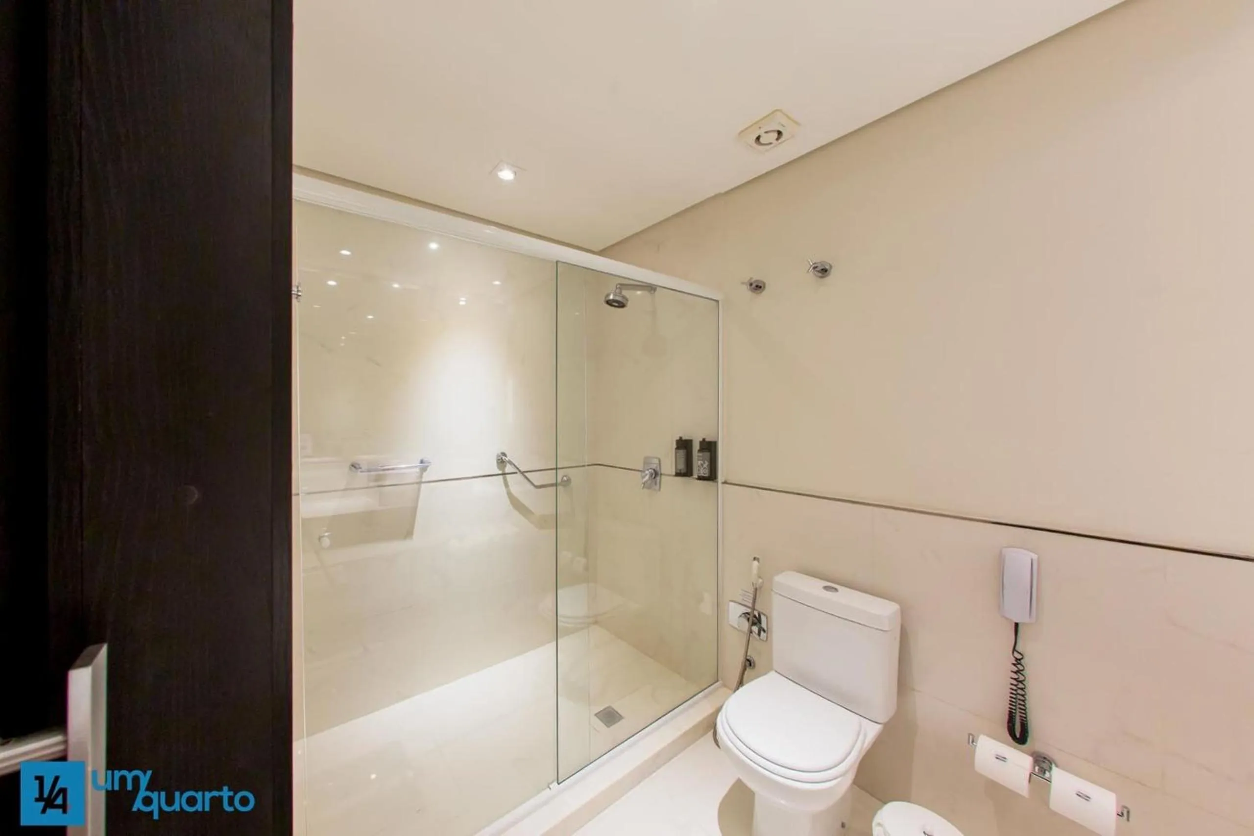 Bathroom in Manhattan Floor