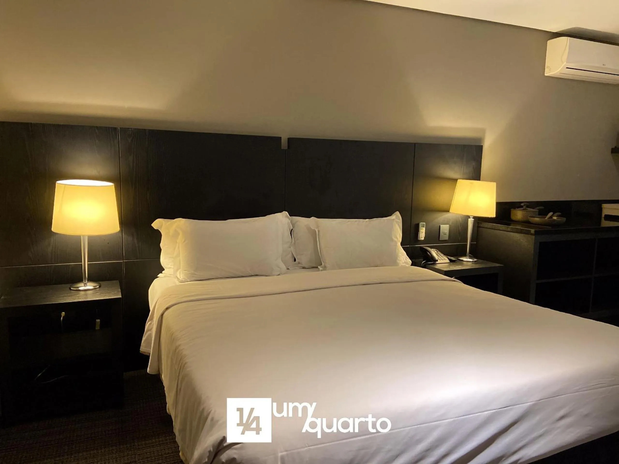 Bed in Manhattan Floor