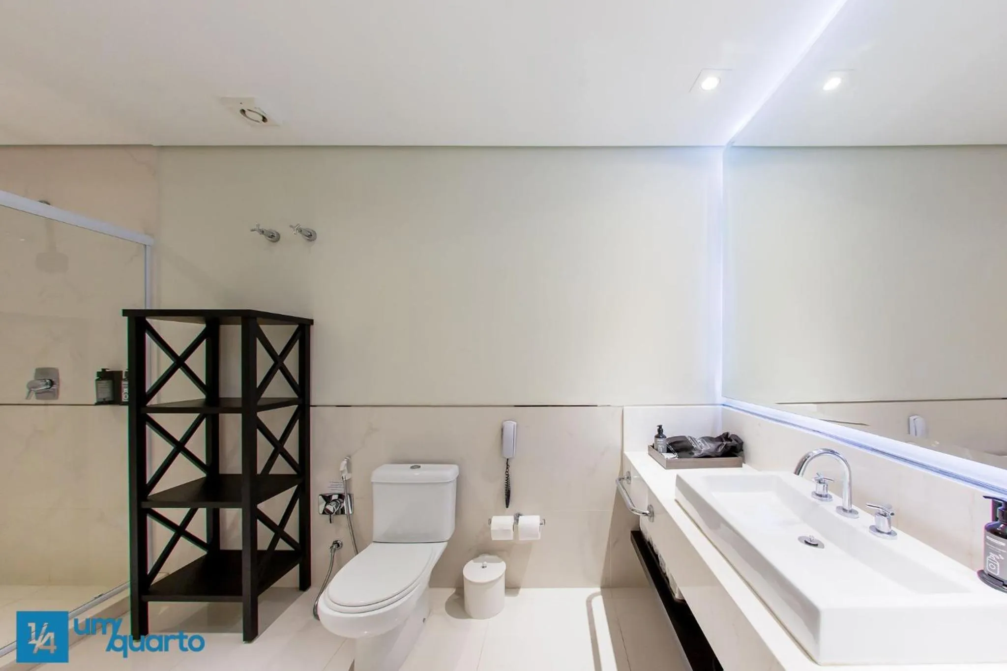 Toilet in Manhattan Floor