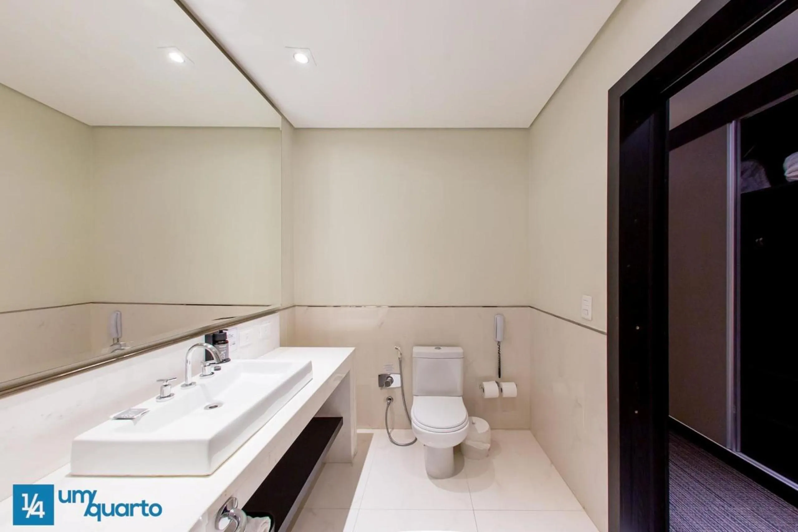 Toilet in Manhattan Floor