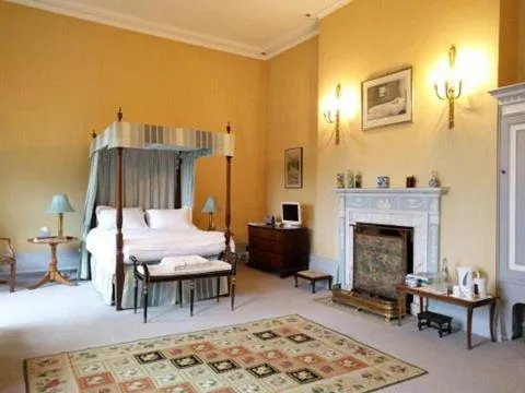 Bed in Glebe House Muston