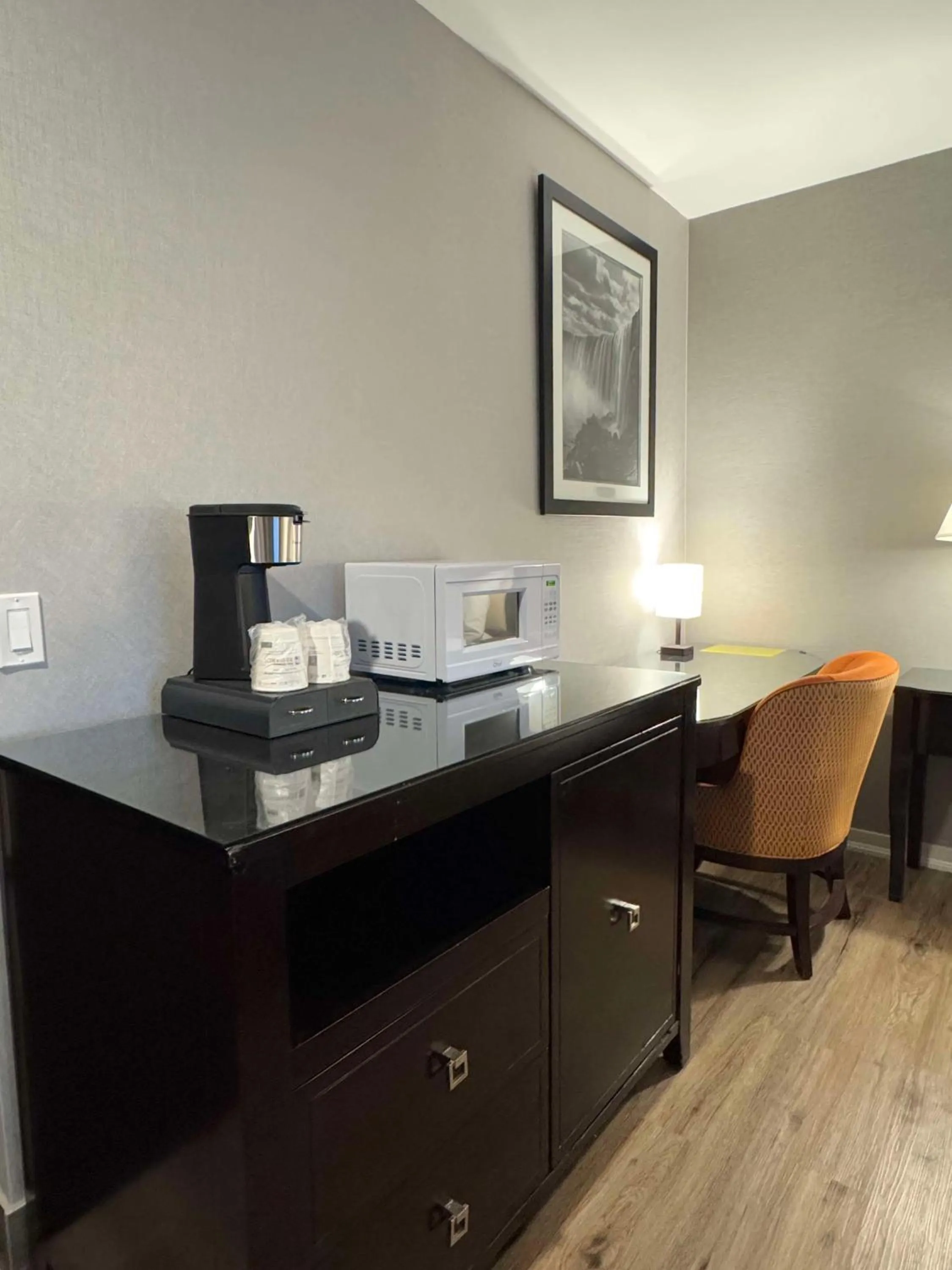 Bedroom in Big Bird Inn Wawa, SureStay Collection by Best Western