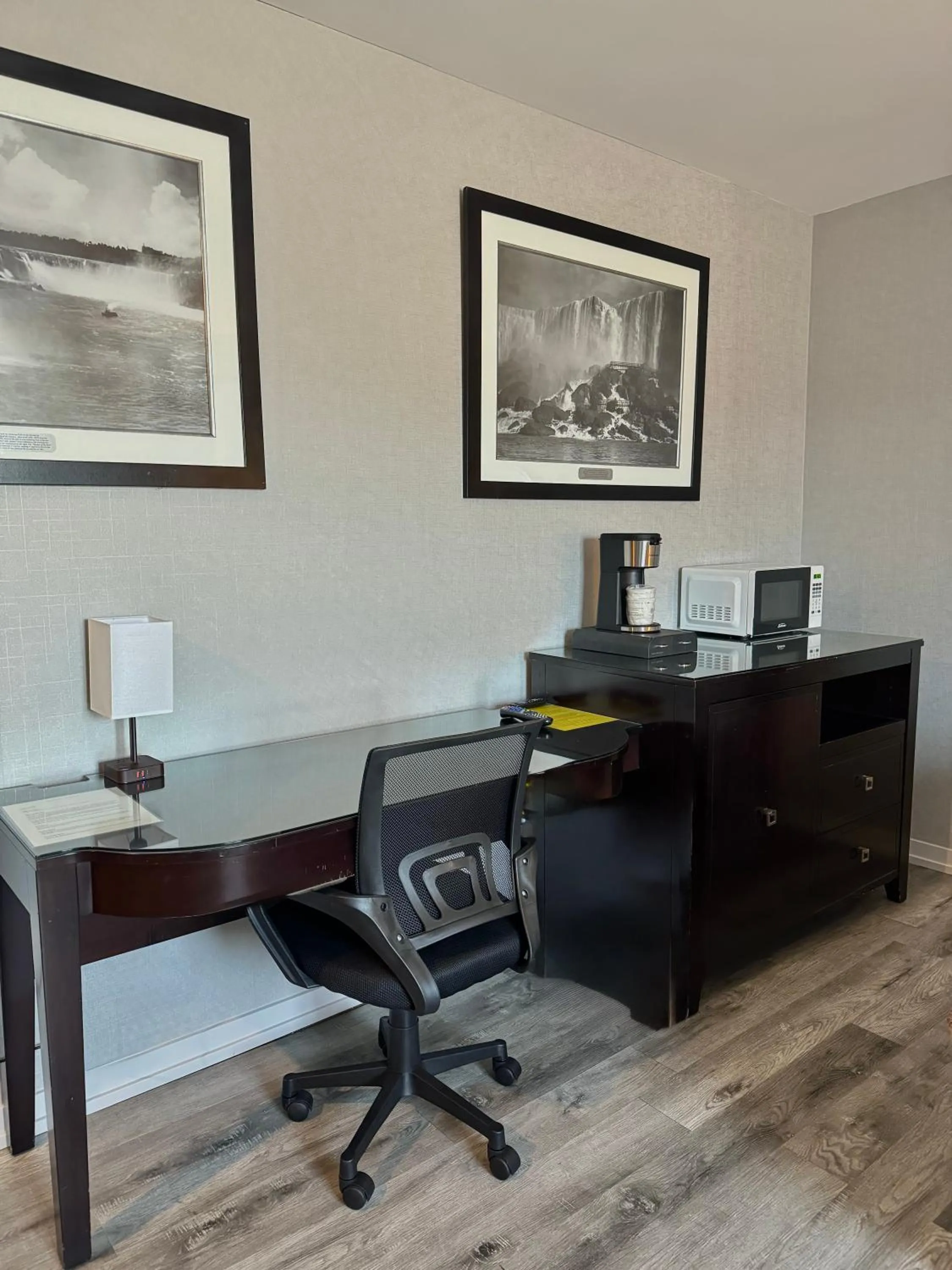 Coffee/tea facilities in Big Bird Inn Wawa, SureStay Collection by Best Western