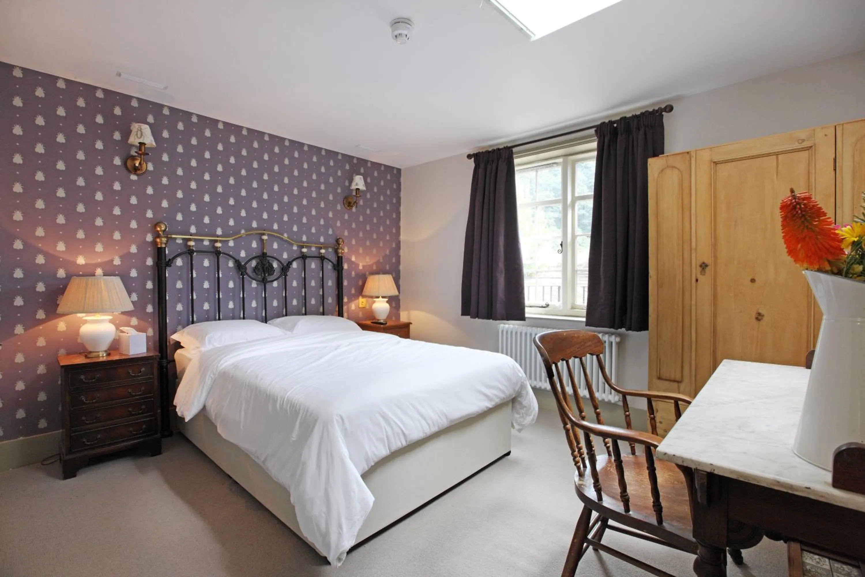Bedroom, Bed in The Plough Inn