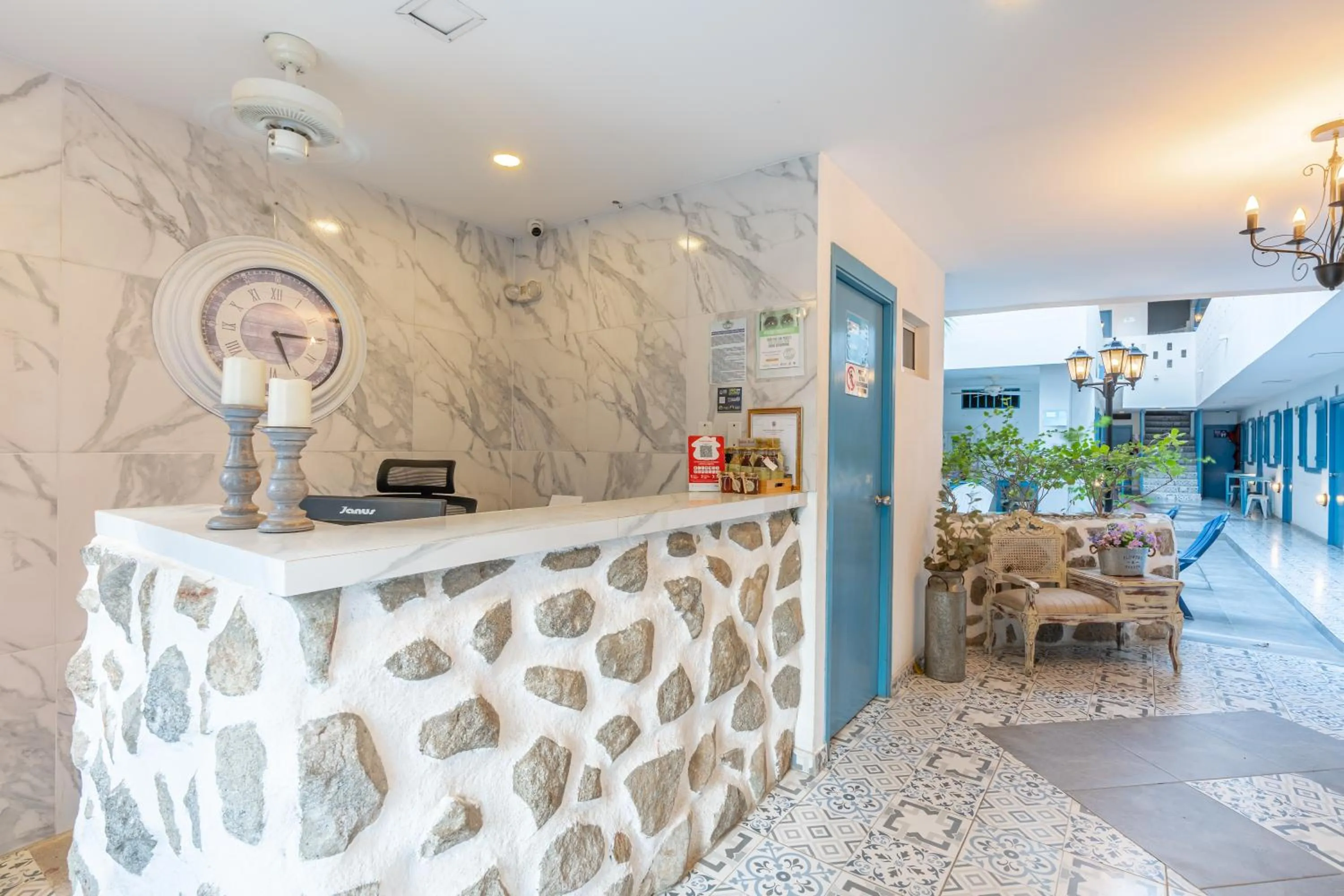 Hotel Adaz Mediterráneo