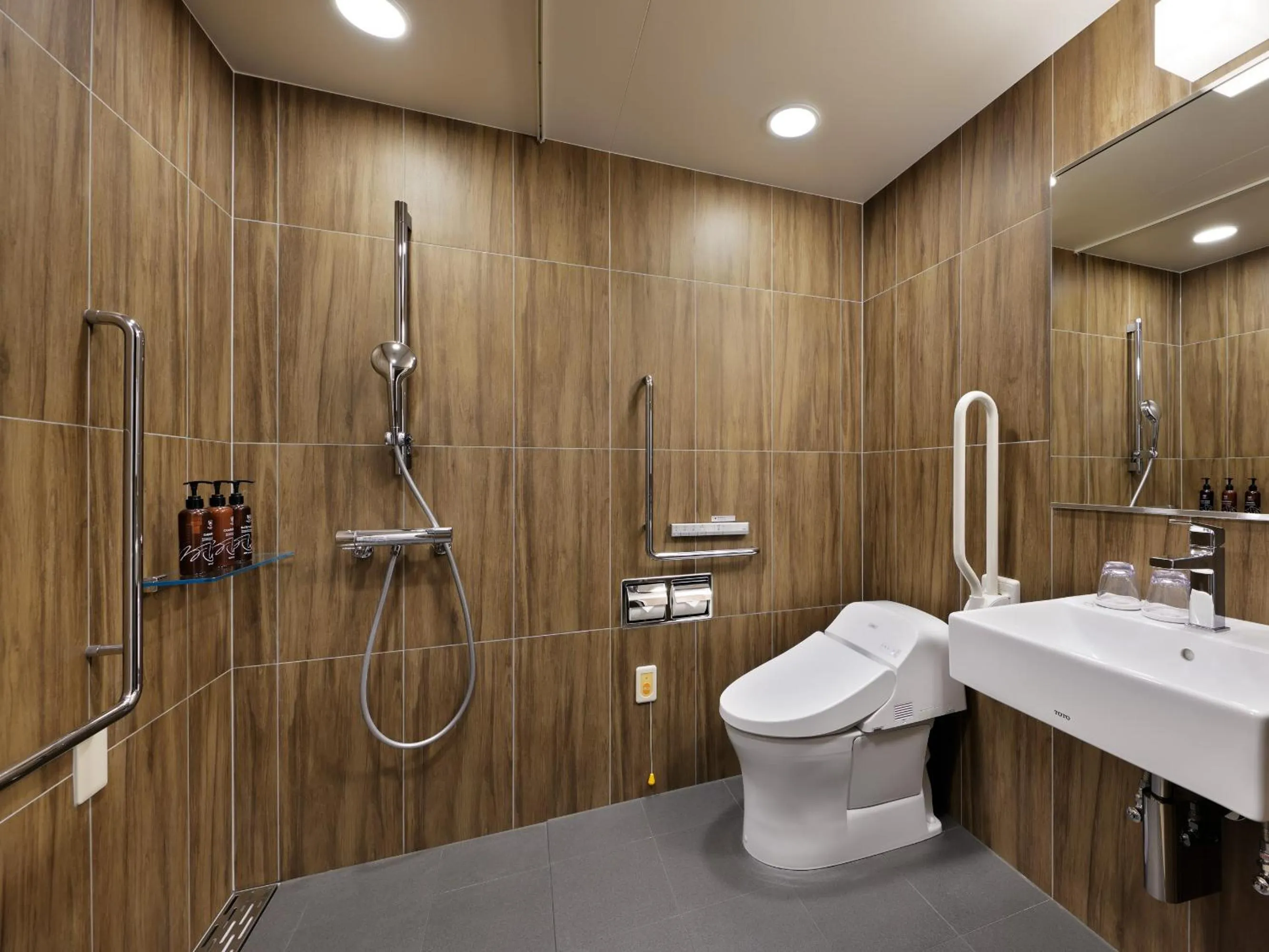 Shower in The Royal Park Canvas - Sapporo Odori Park