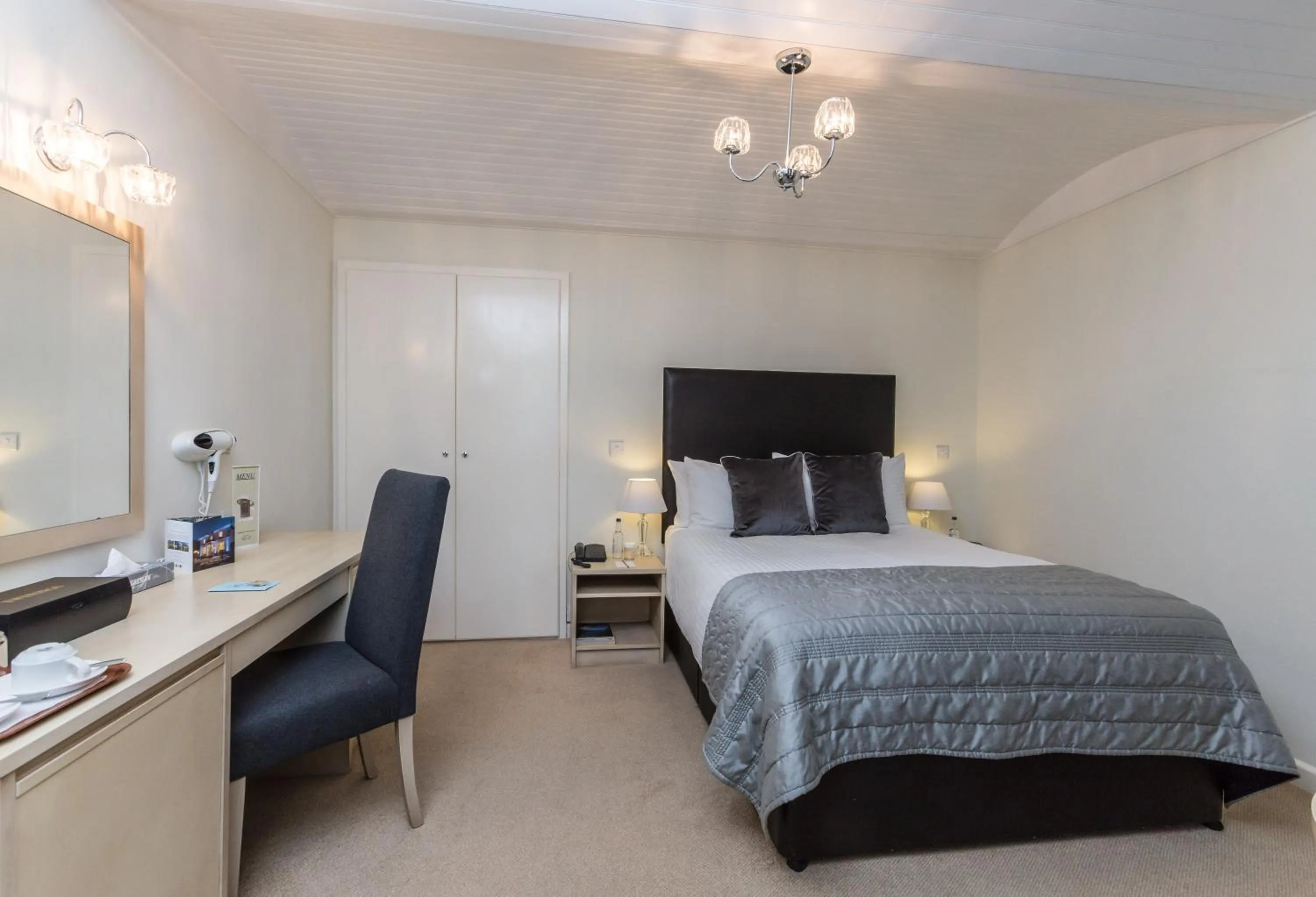 Bedroom, Bed in Best Western Hotel de Havelet