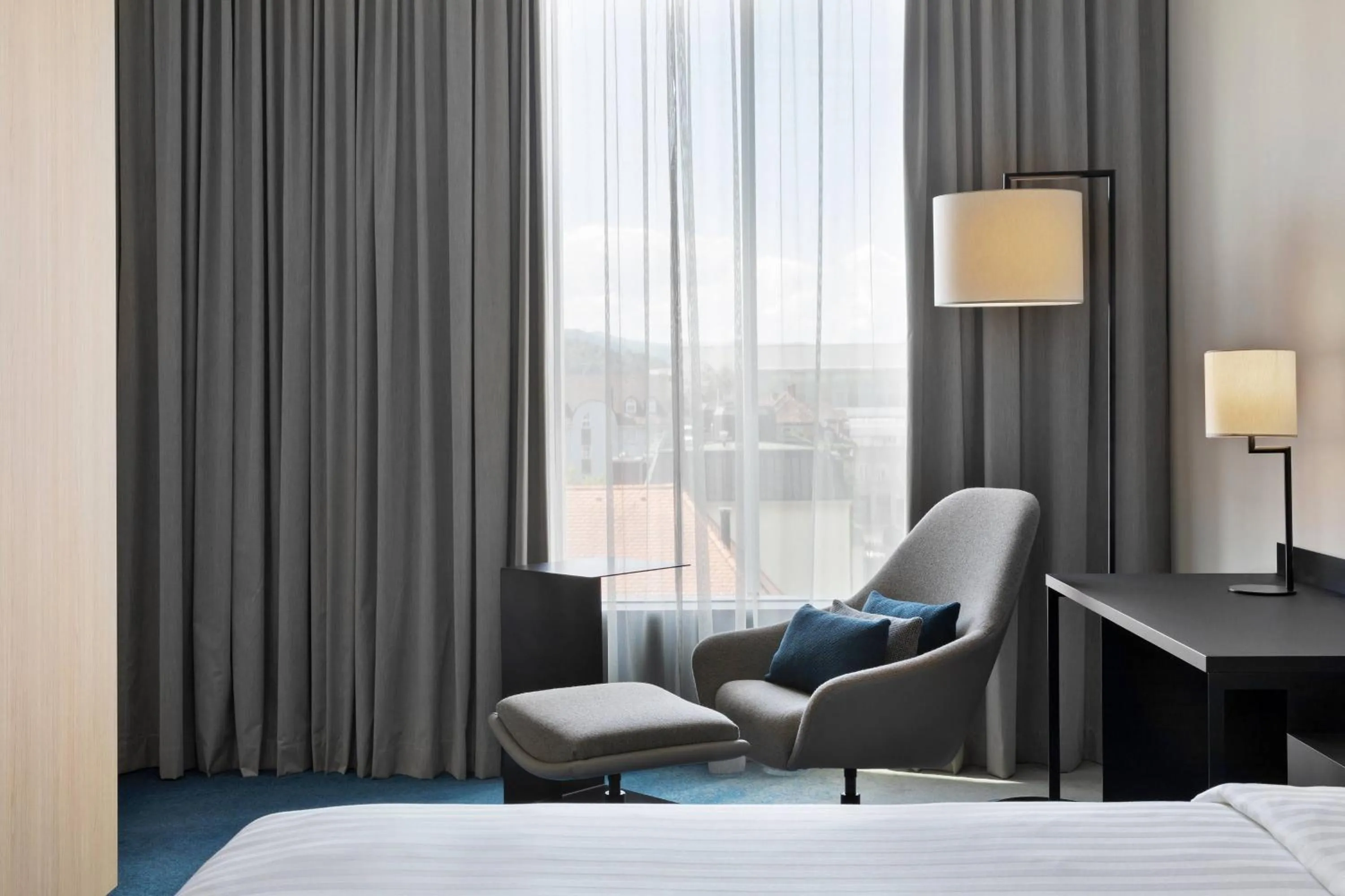 Photo of the whole room, Bed in Courtyard by Marriott Freiburg