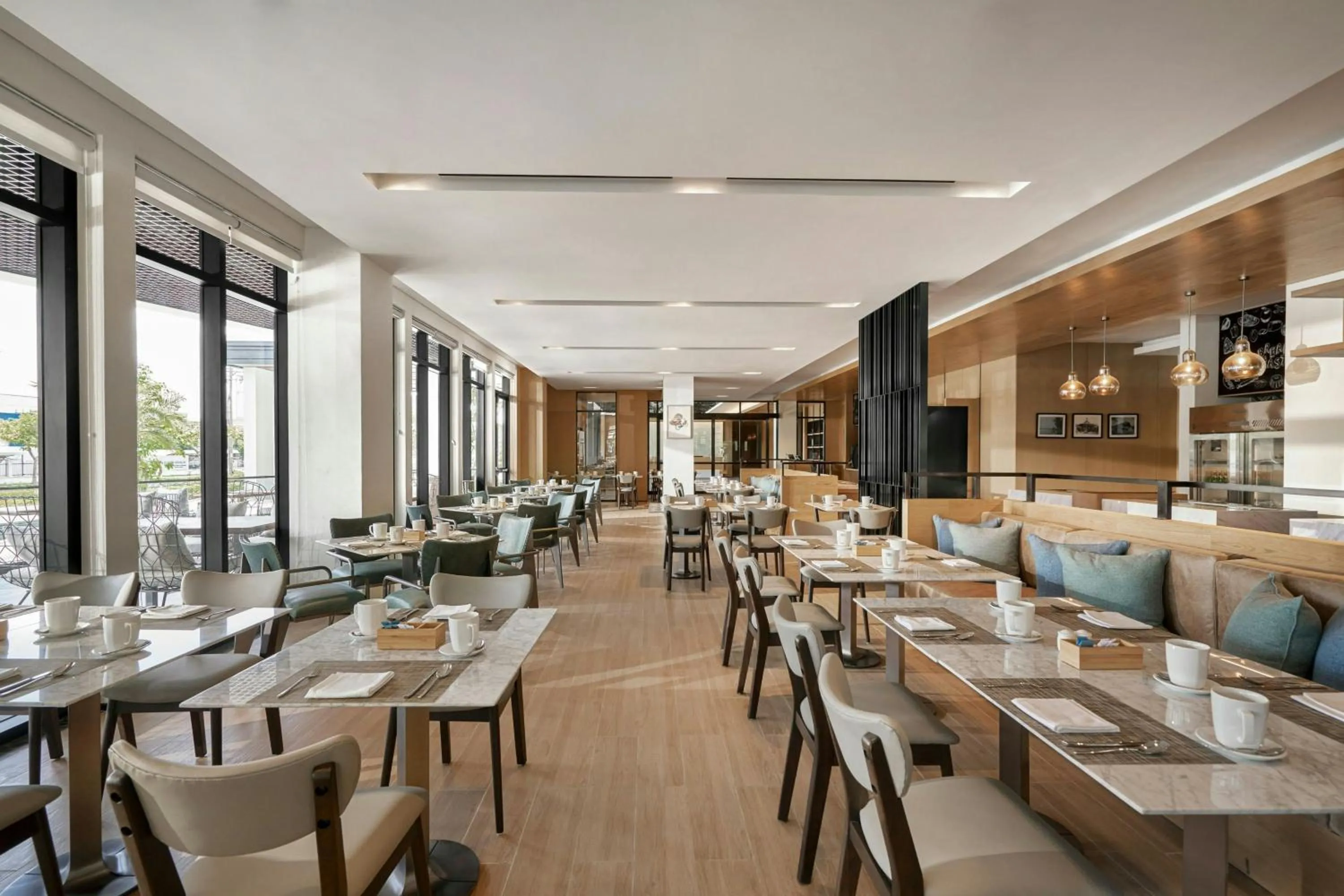 Restaurant/places to eat in Fairfield by Marriott South Binh Duong