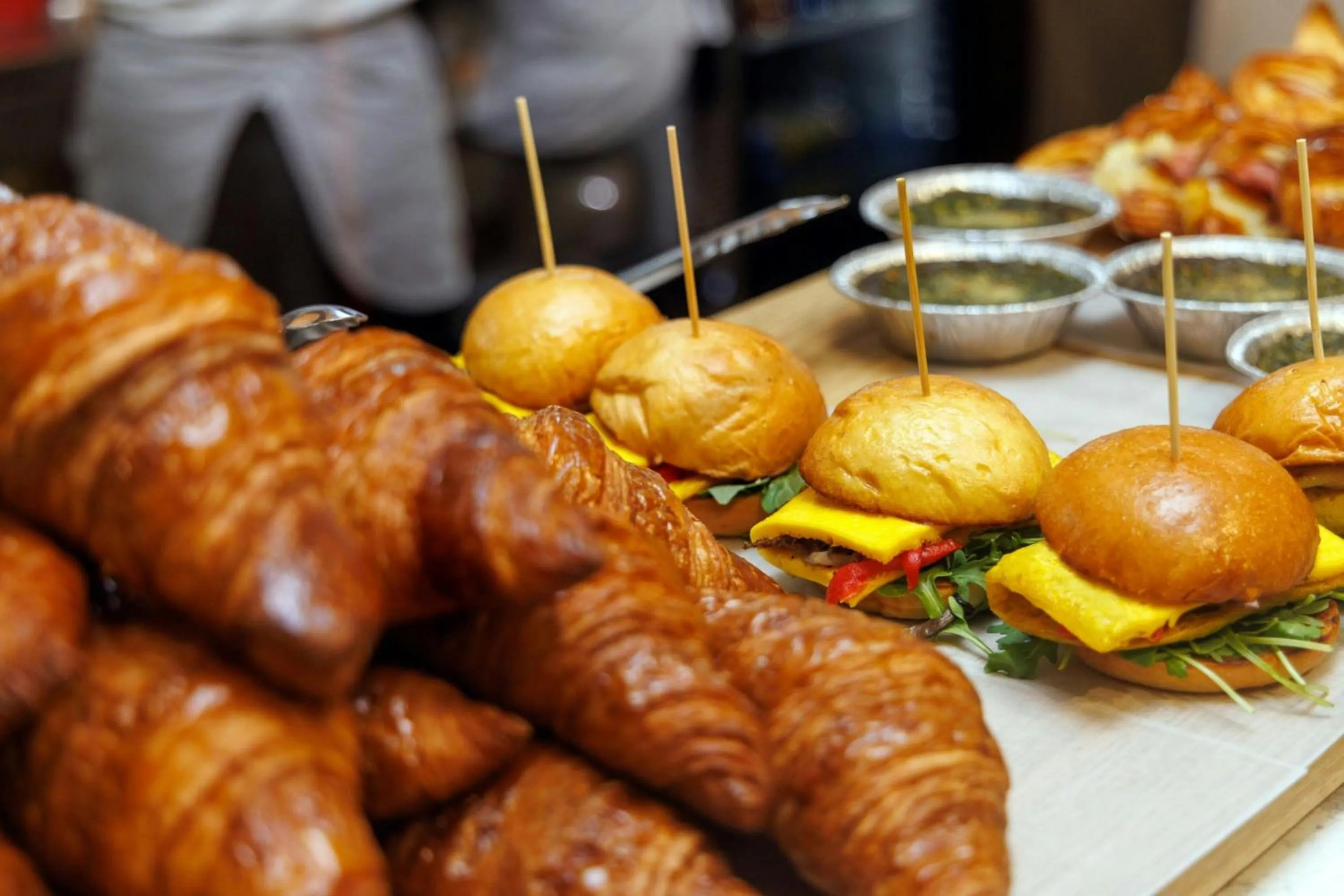 Restaurant/places to eat in The Pearle Hotel & Spa, Autograph Collection