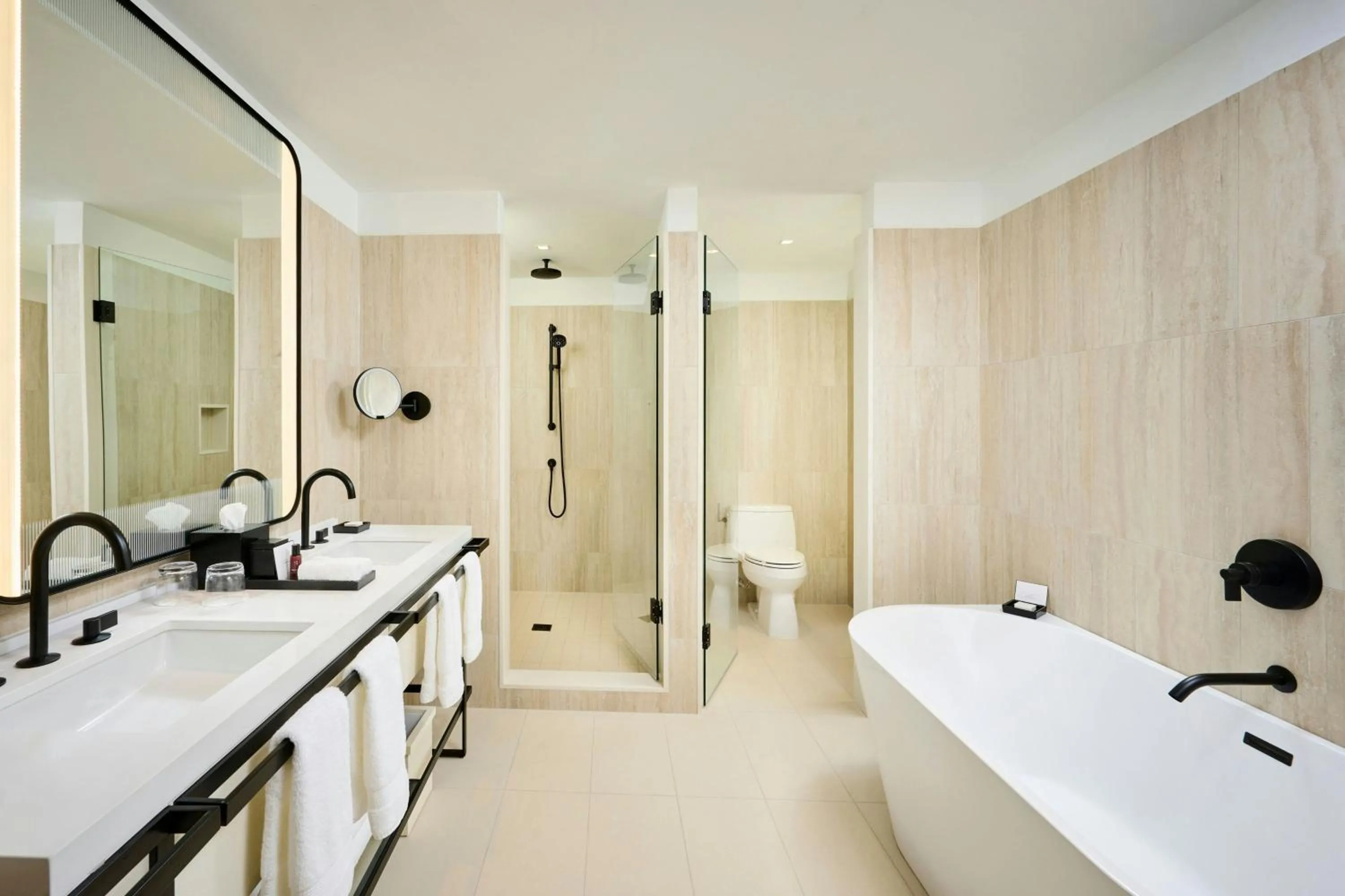 Photo of the whole room in The Pearle Hotel & Spa, Autograph Collection