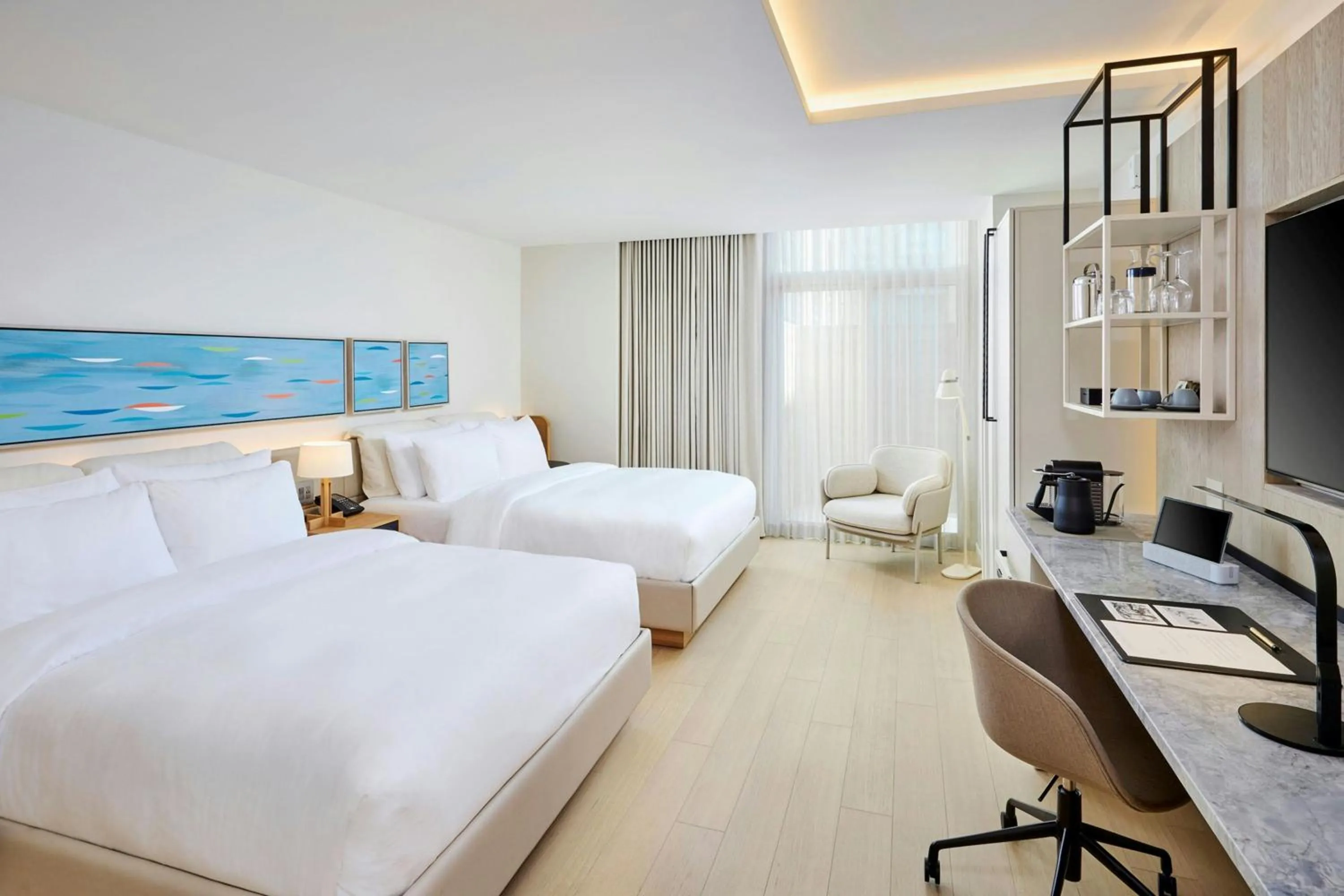 Photo of the whole room, Bed in The Pearle Hotel & Spa, Autograph Collection