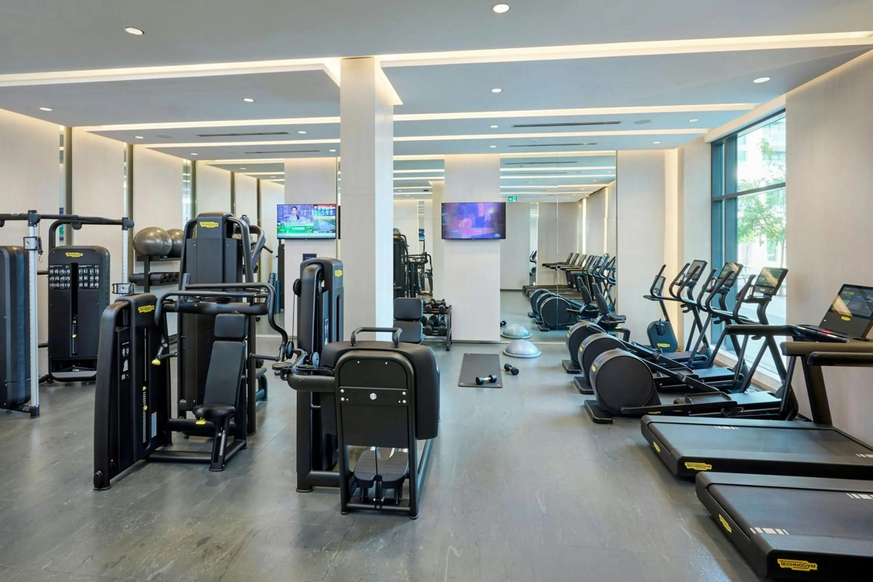 Fitness centre/facilities in The Pearle Hotel & Spa, Autograph Collection