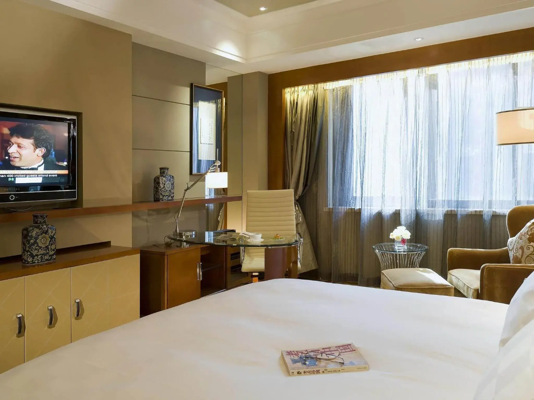 Superior Room with King Bed in Sofitel Harbin Superior Room with King Bed in Sofitel Harbin