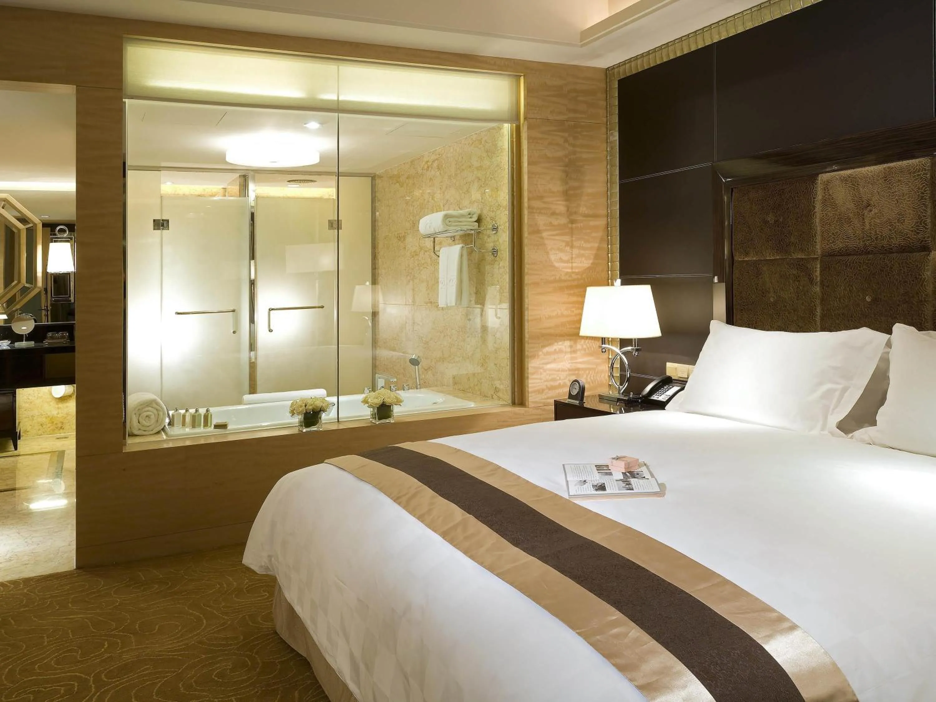 Bedroom, Bed in Sofitel Harbin