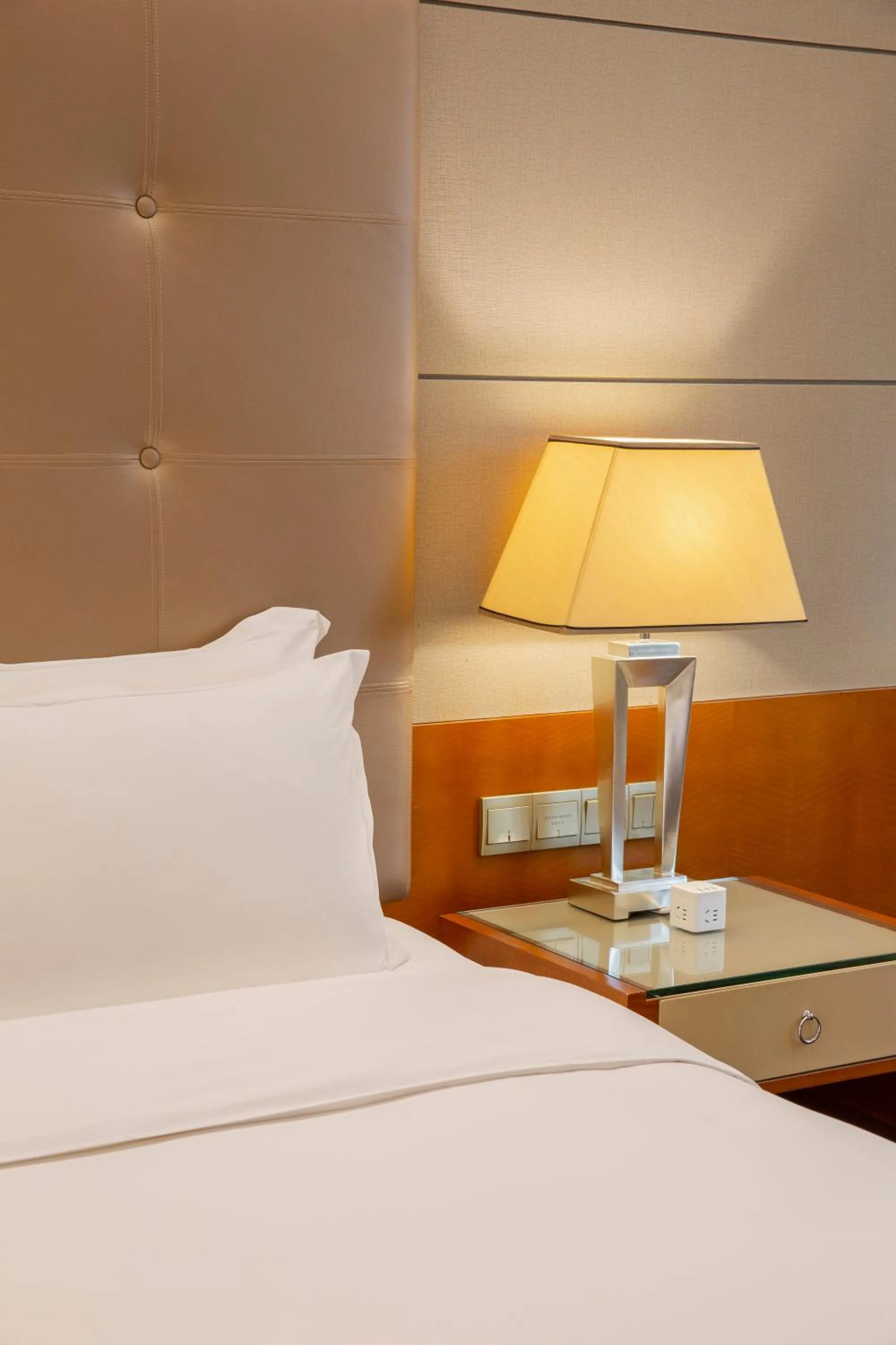 Bedroom, Bed in Sofitel Harbin