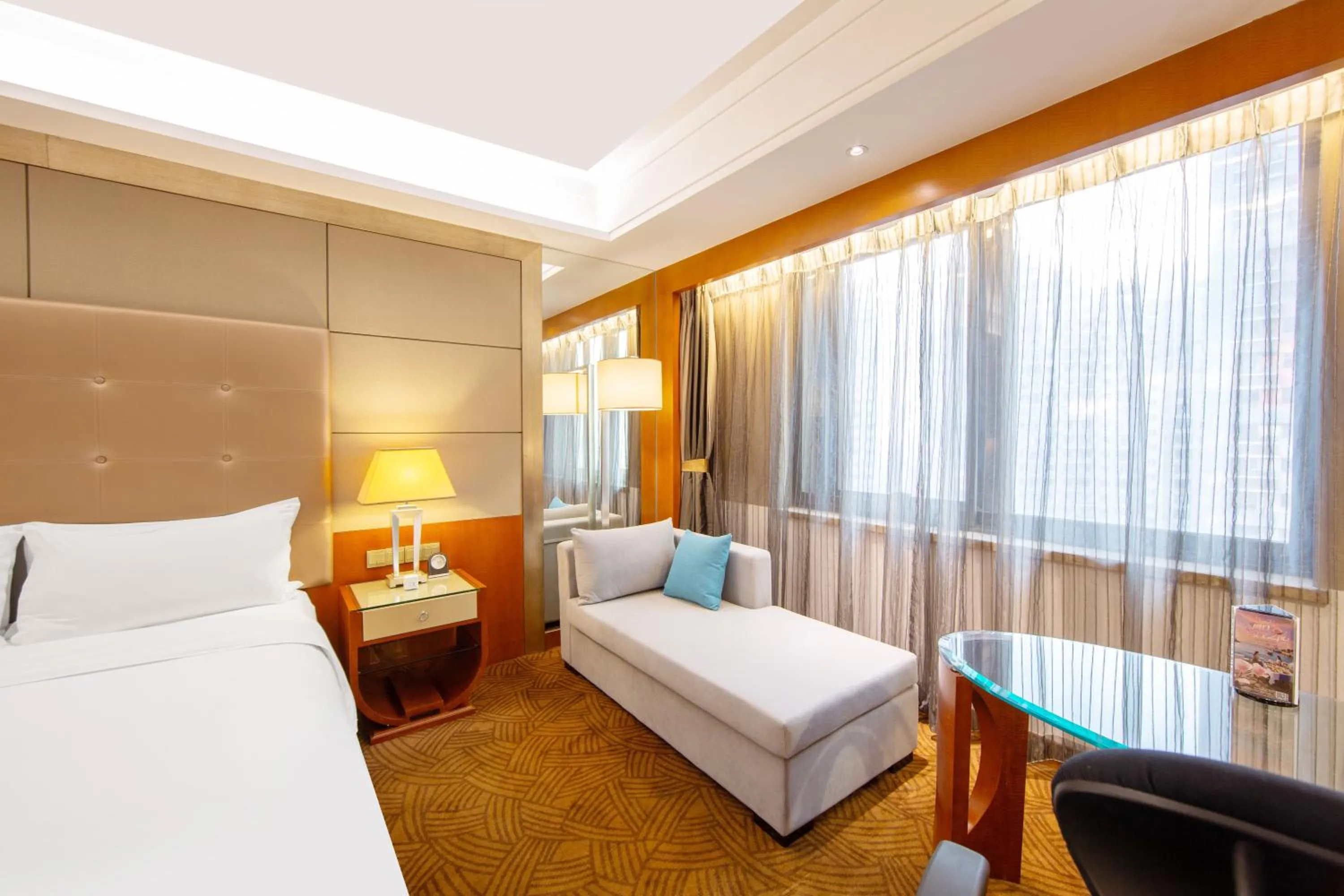 Photo of the whole room, Bed in Sofitel Harbin