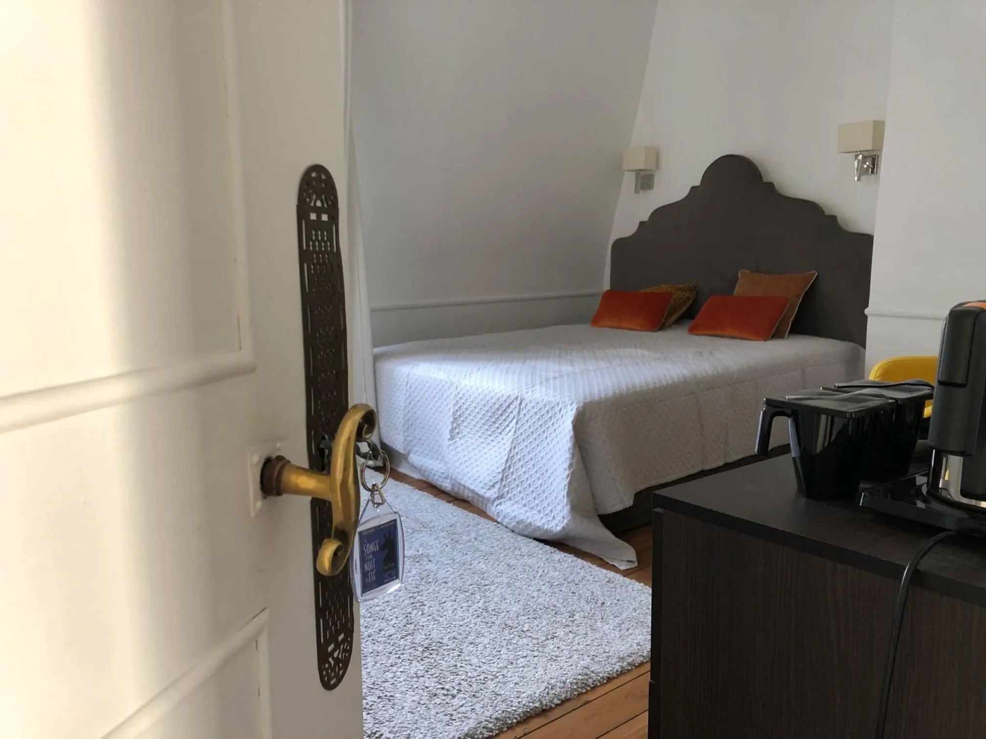 Bedroom, Bed in BULLES DE LOIRE