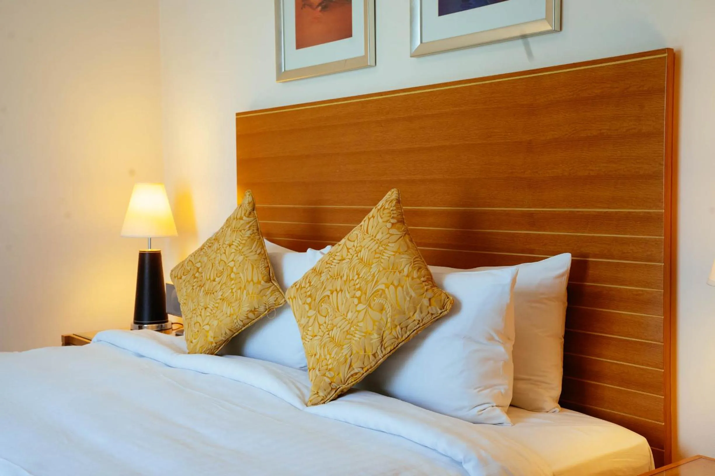Bed in Copthorne Lakeview Executive Apartments Dubai, Green Community