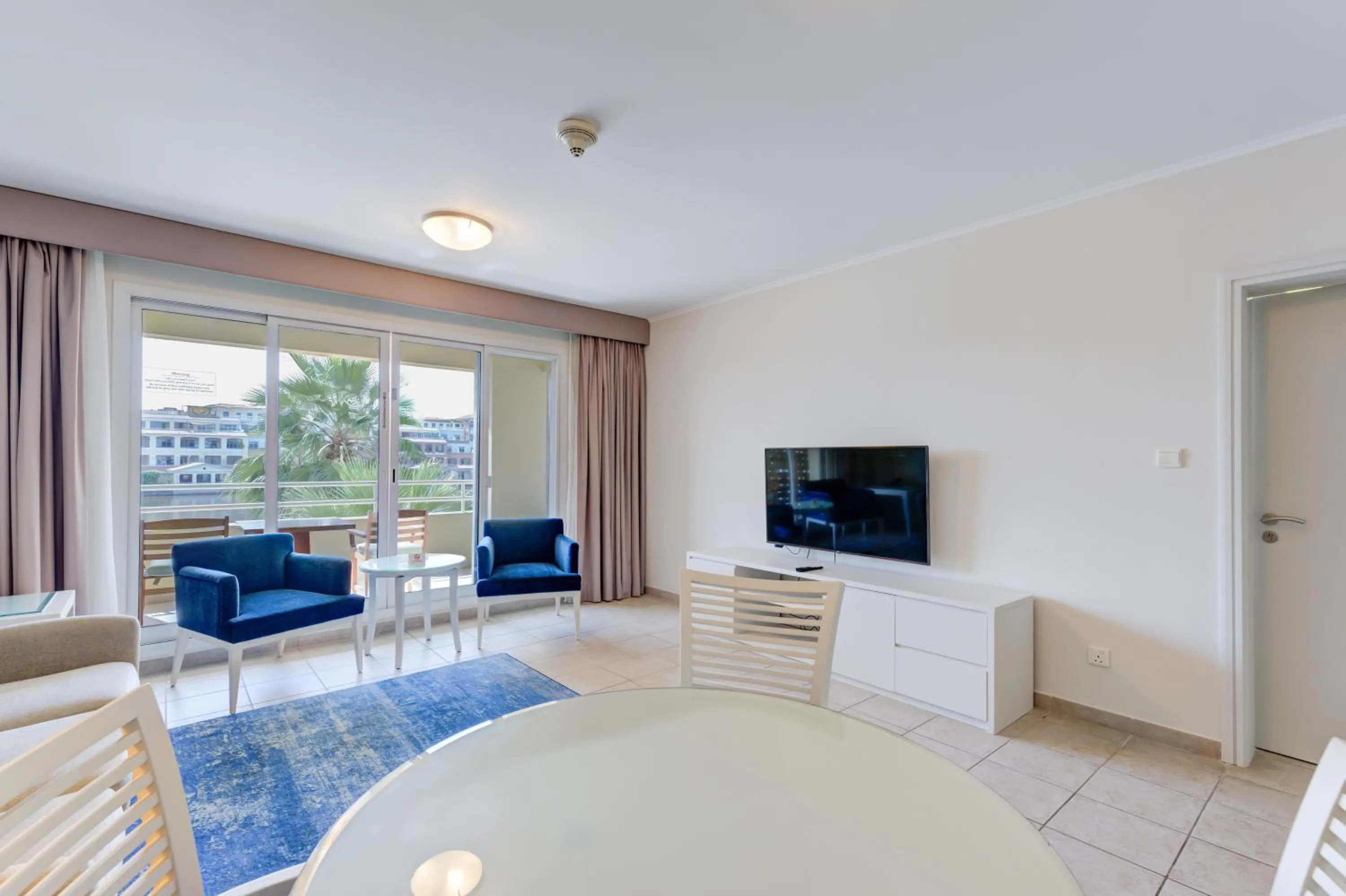 Living room in Millennium Lakeview Residences