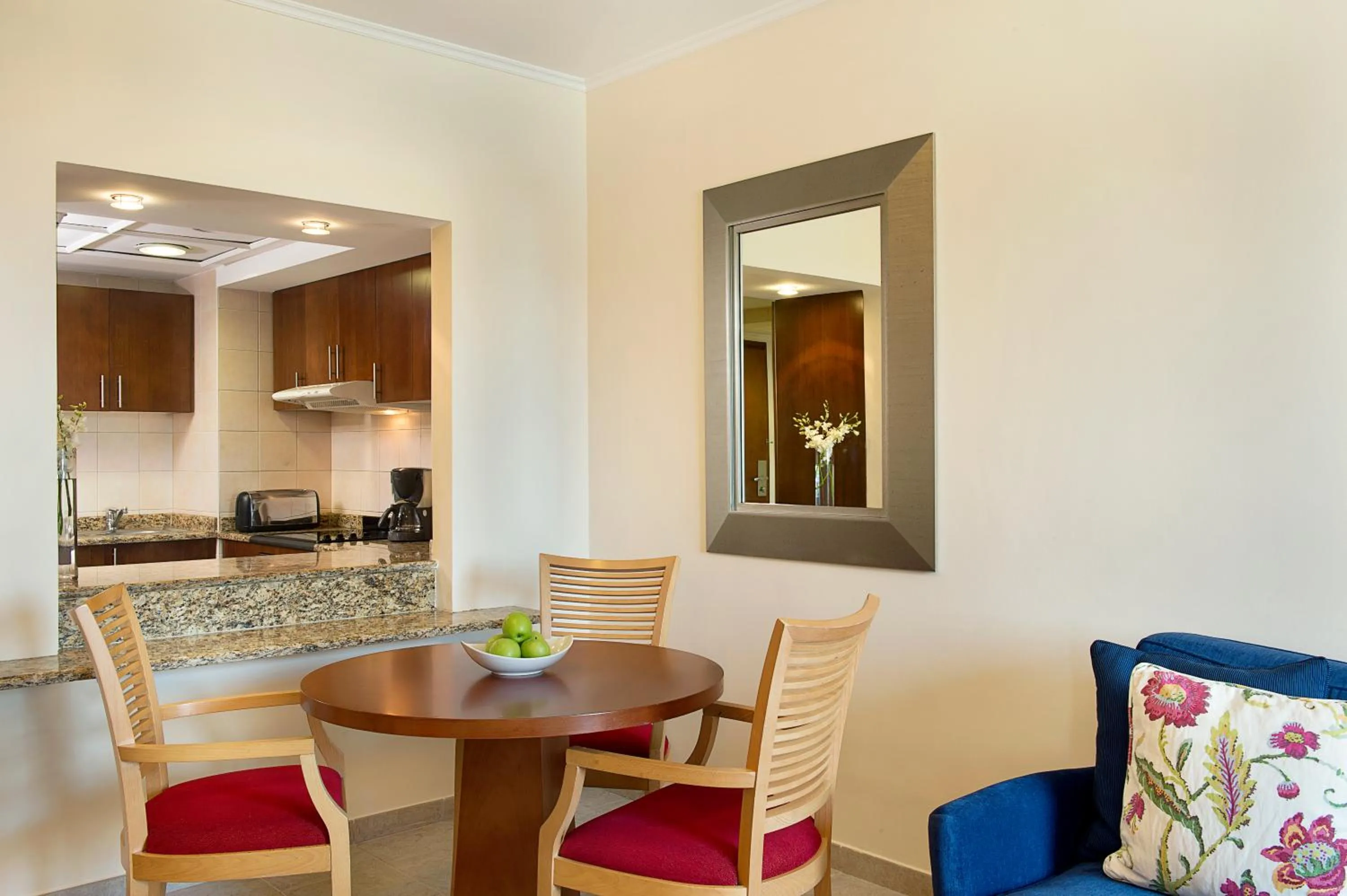 Kitchen or kitchenette, Dining Area in Copthorne Lakeview Executive Apartments Dubai, Green Community