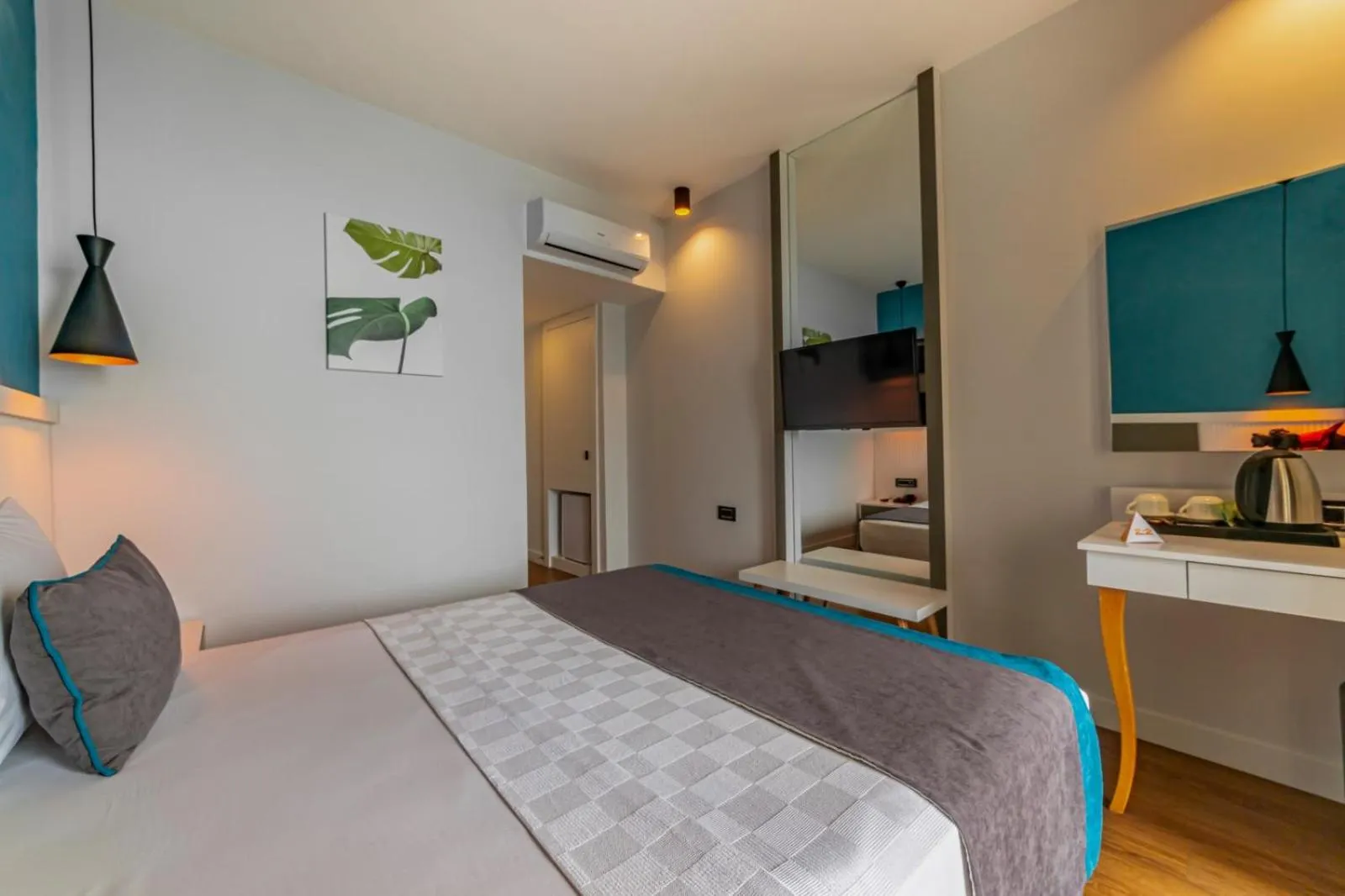 City view, Bed in Tema 242 Hotel