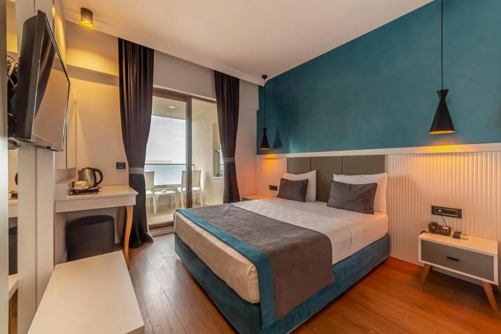 Sea view, Bed in Tema 242 Hotel