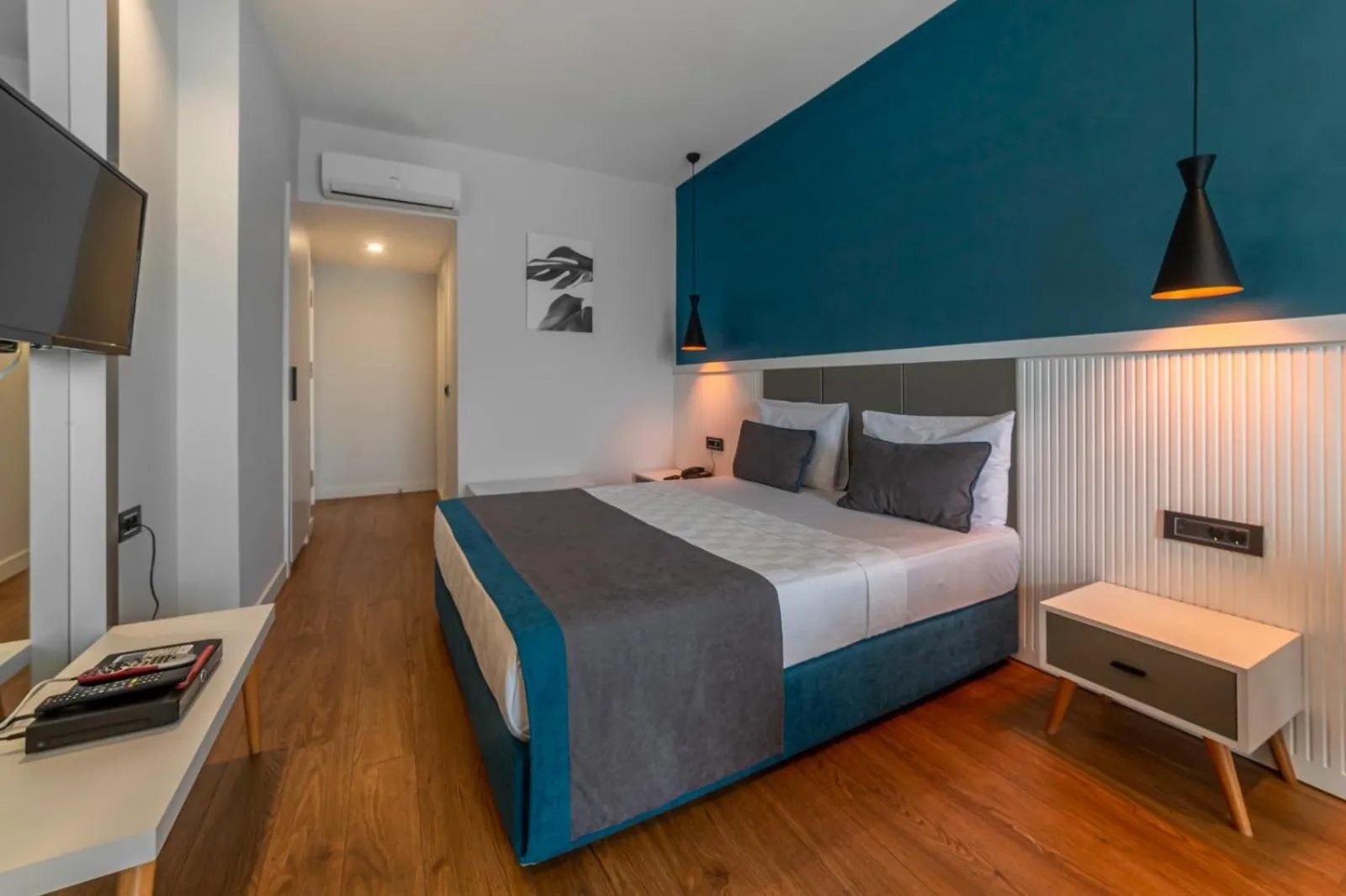 Sea view, Bed in Tema 242 Hotel