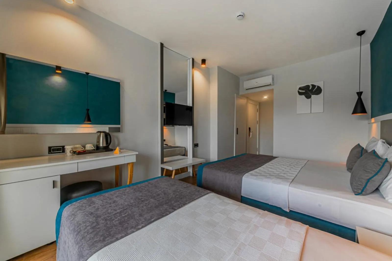 Family, Bed in Tema 242 Hotel