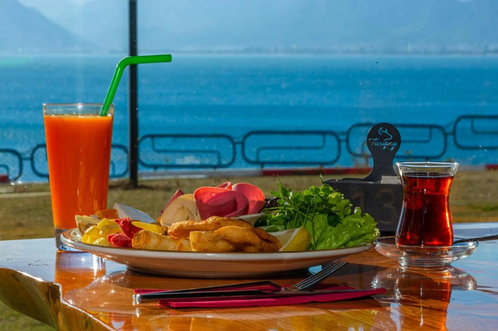 Food and drinks in Tema 242 Hotel