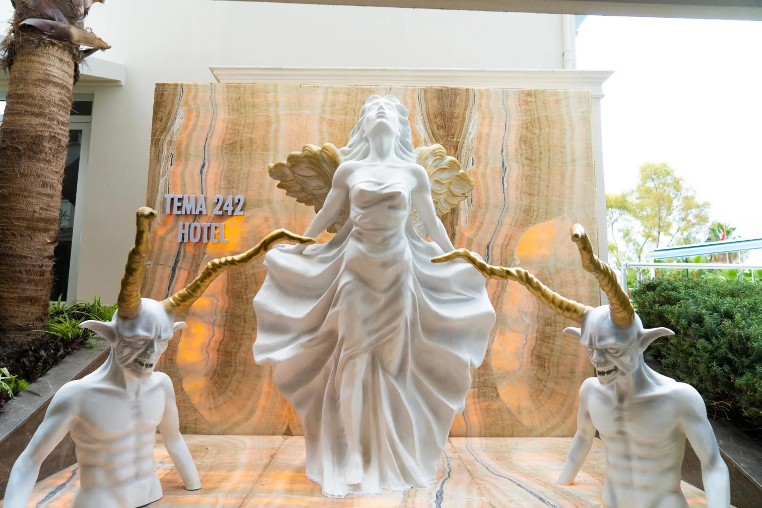 Facade/entrance in Tema 242 Hotel