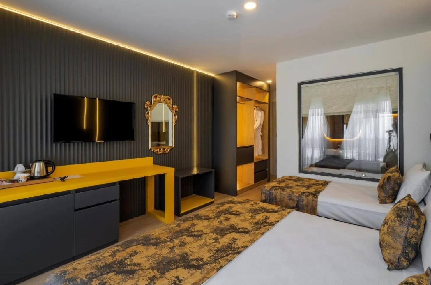 Bed in Tema 242 Hotel