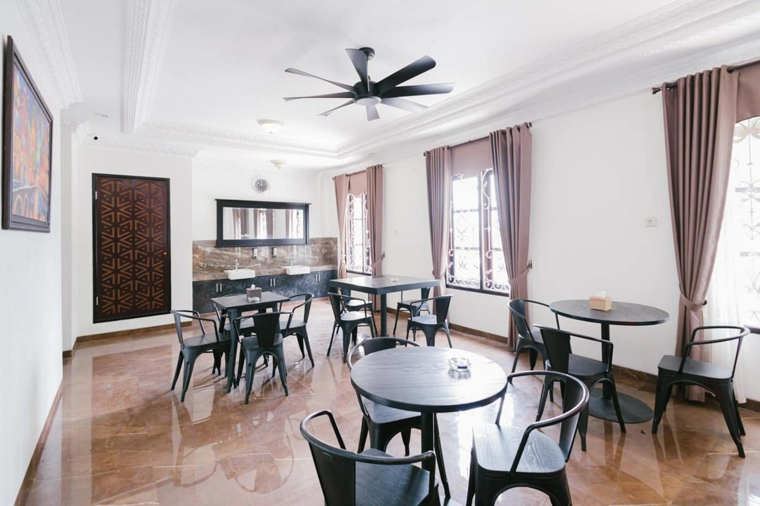 Property building in Urbanview Hotel Sultan Palace Malang by RedDoorz