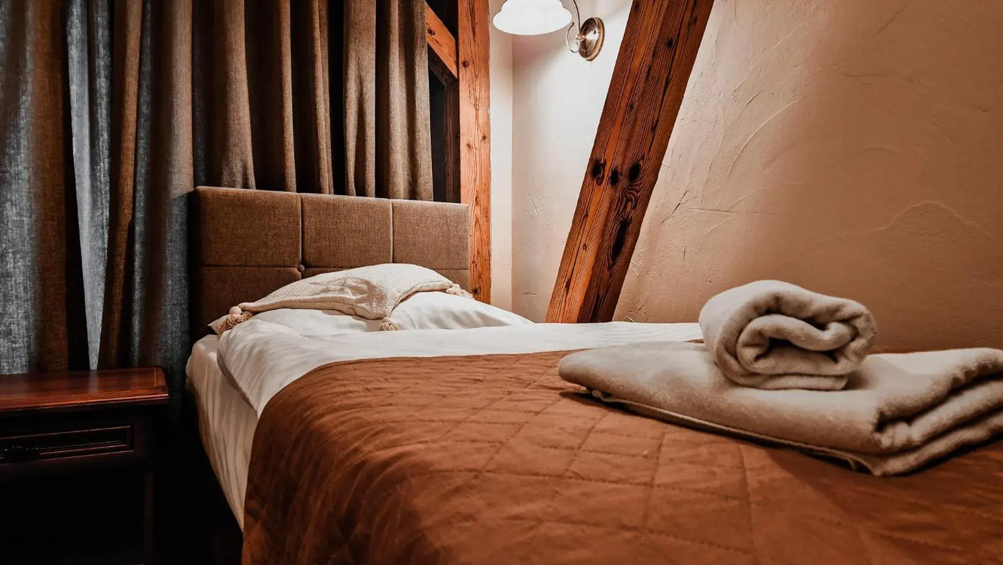 Quadruple Room - single occupancy in Hotel Zamkowy Młyn Quadruple Room - single occupancy in Hotel Zamkowy Młyn