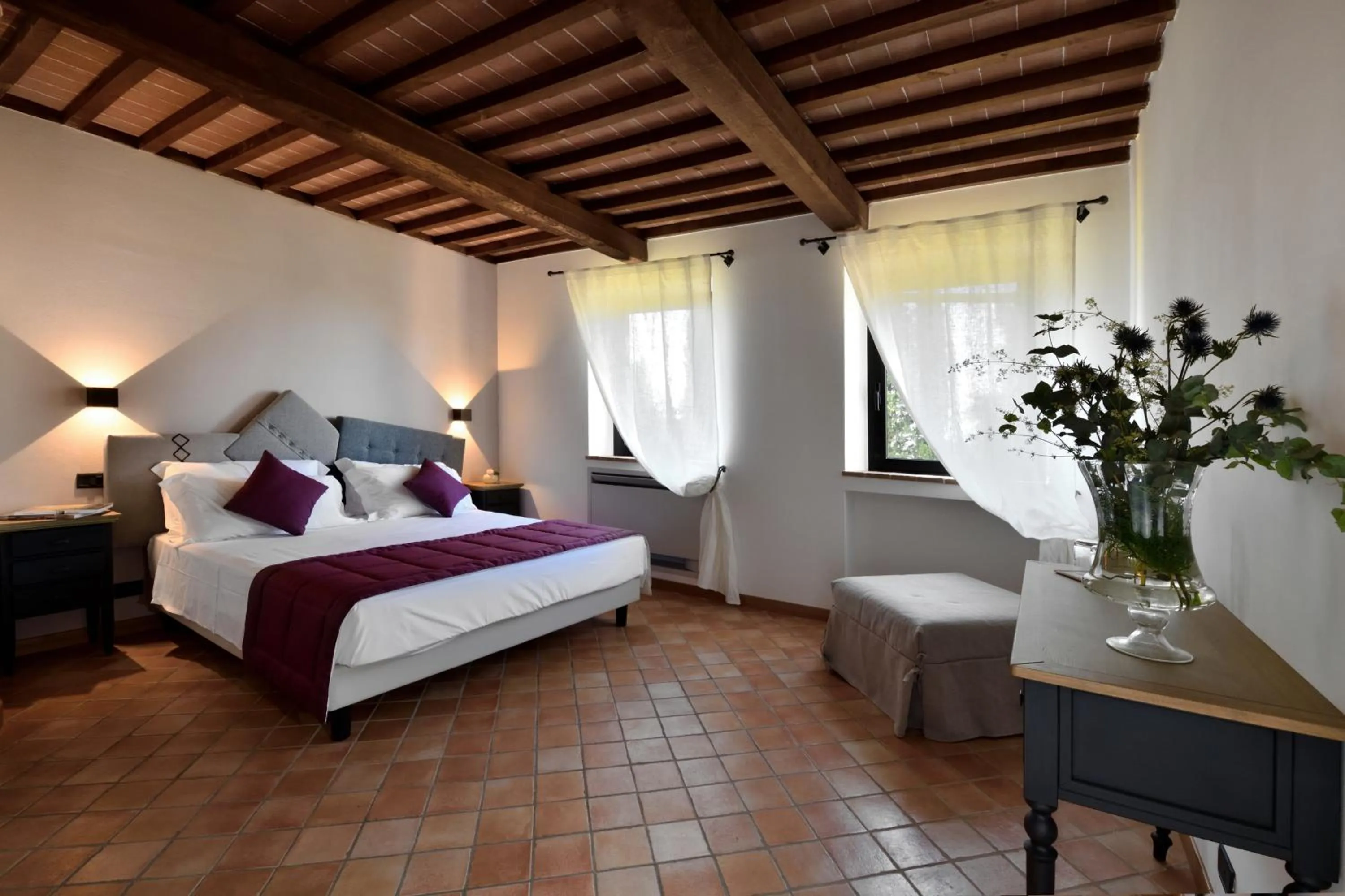 Photo of the whole room, Bed in Porsenna Resort