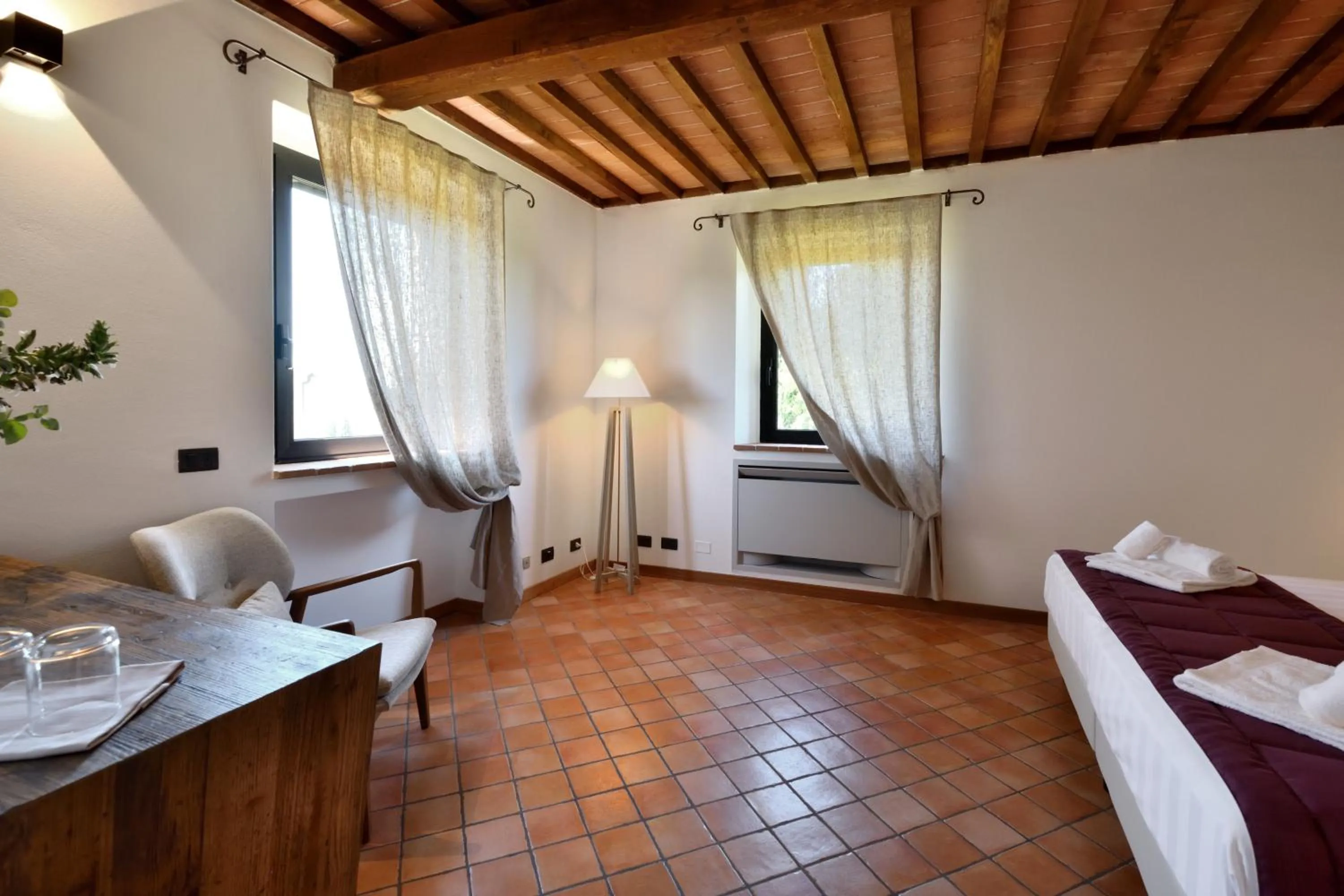 Photo of the whole room, Bed in Porsenna Resort