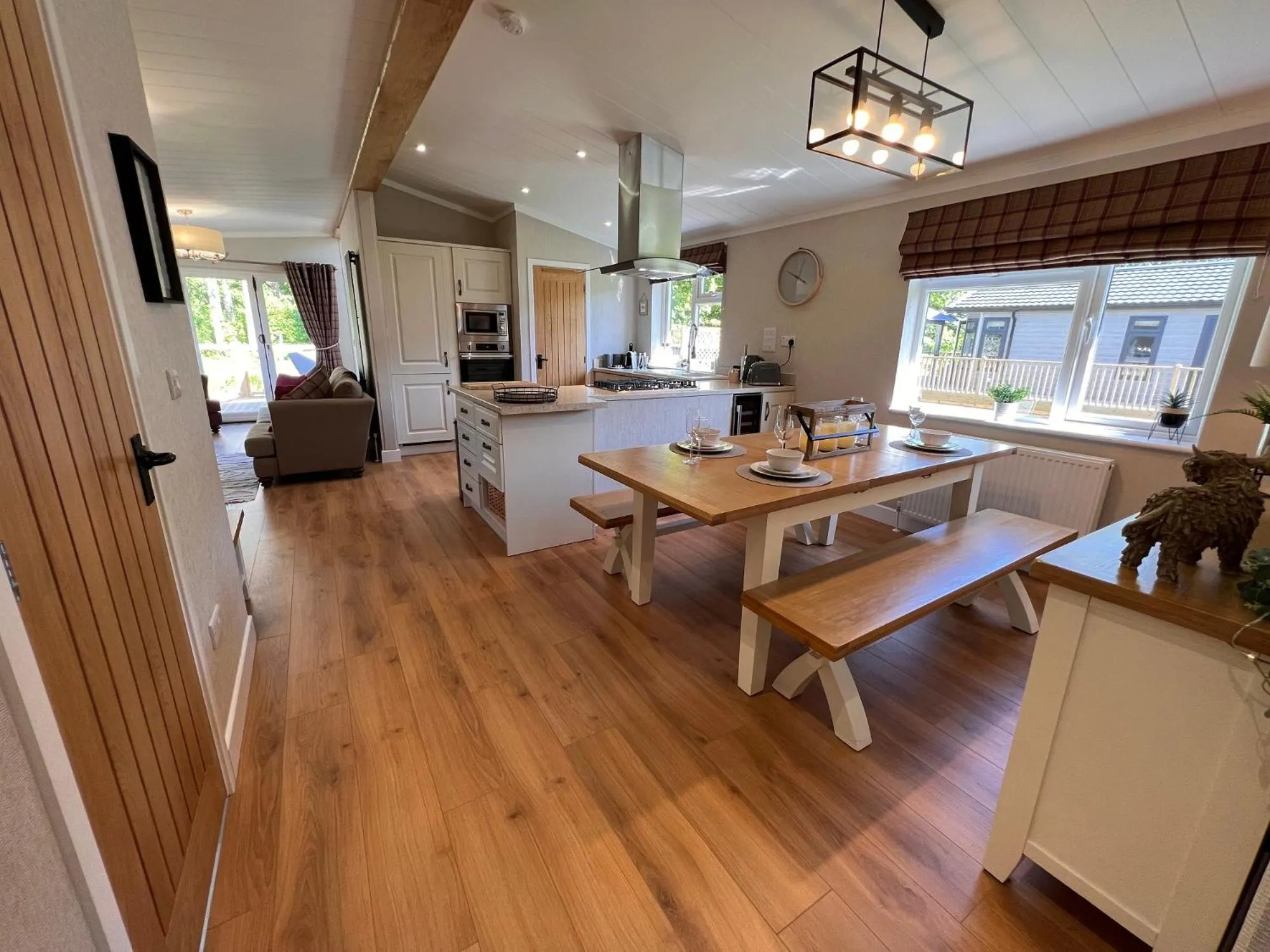 Dining area in Hollicarrs - Dragonfly Lodge