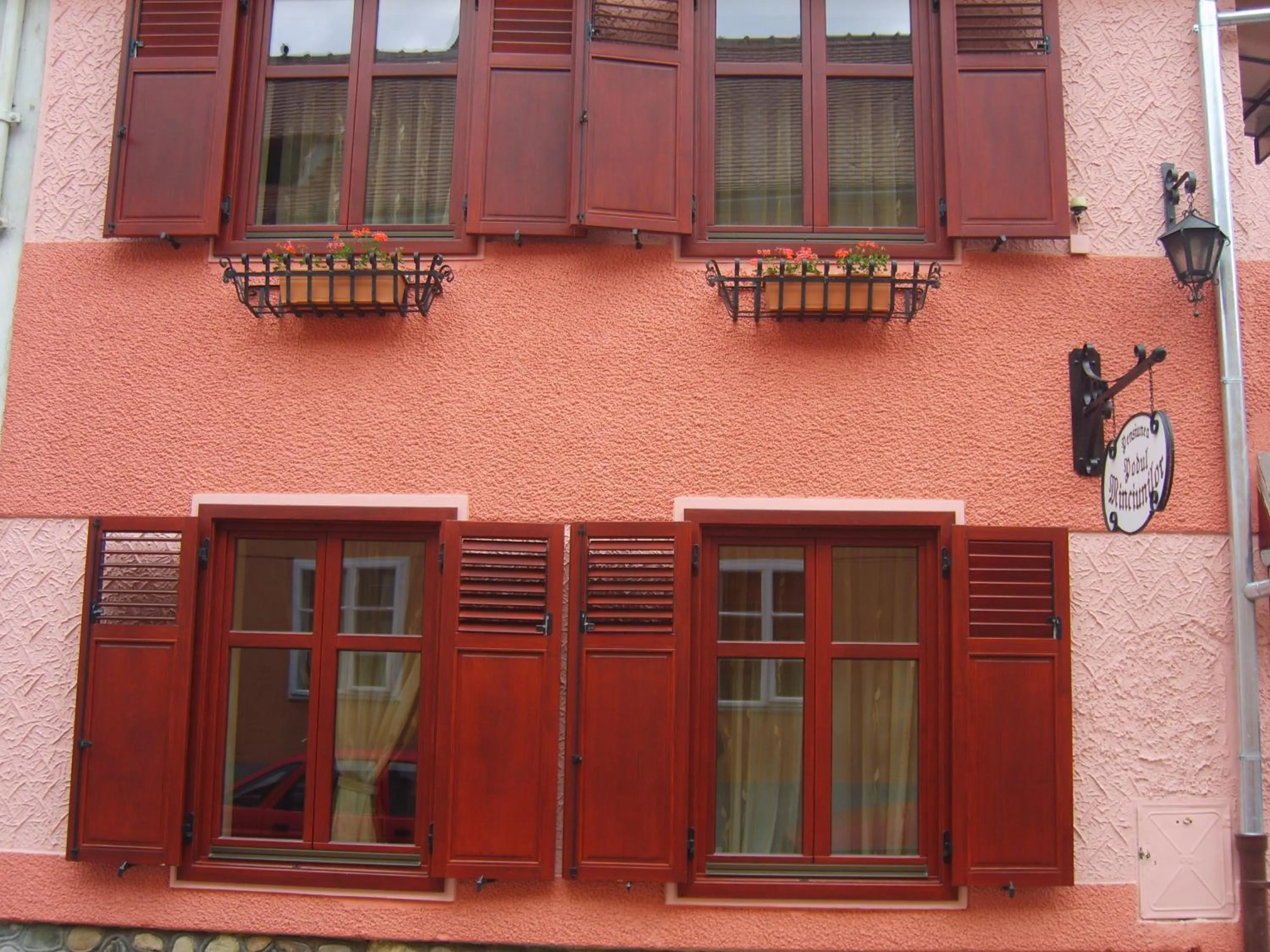 Facade/entrance in Pensiunea Podul Minciunilor