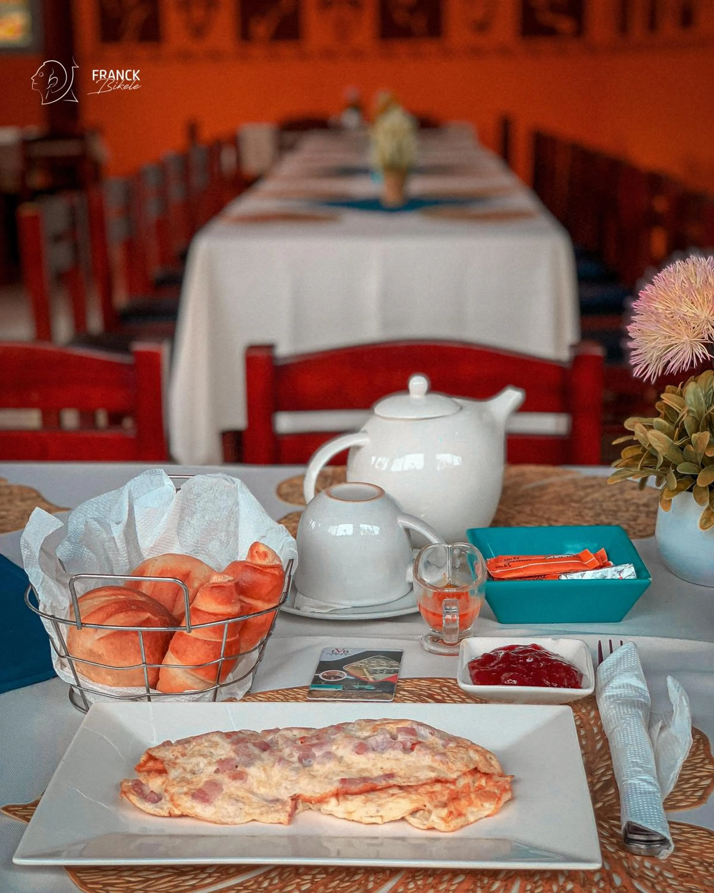 Breakfast in La Vallée de Bana