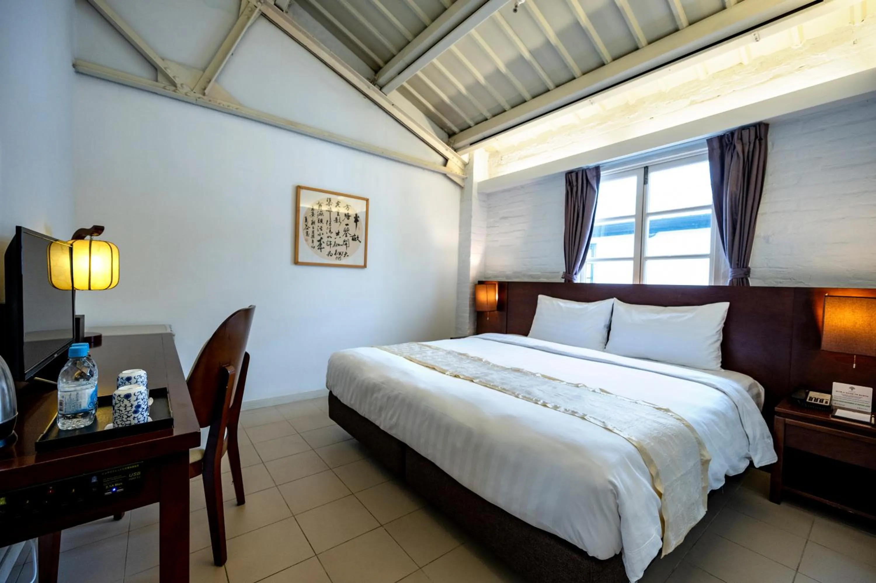 Bed in Heritage Lodge