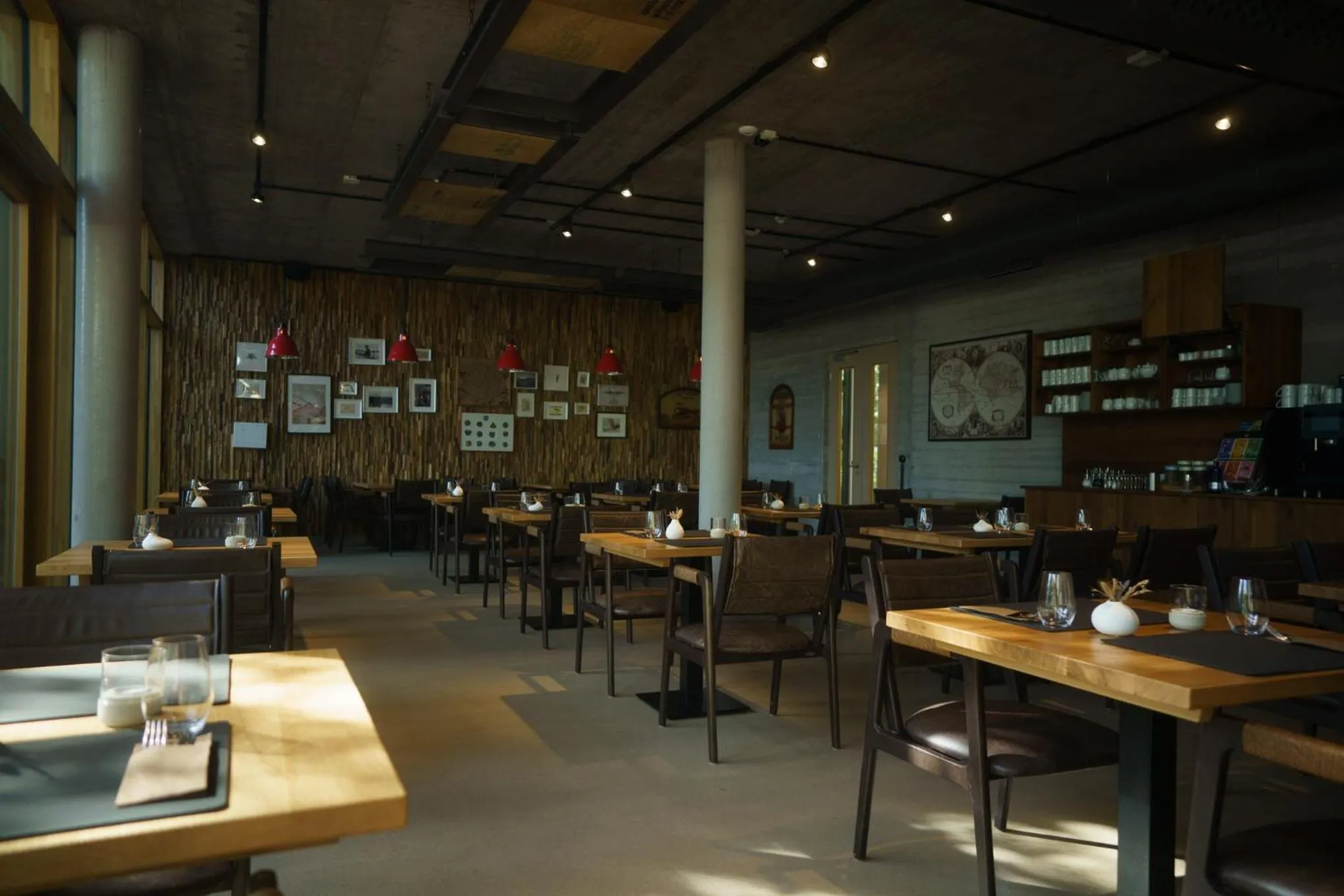 Restaurant/places to eat in Cavallestro Deluxe