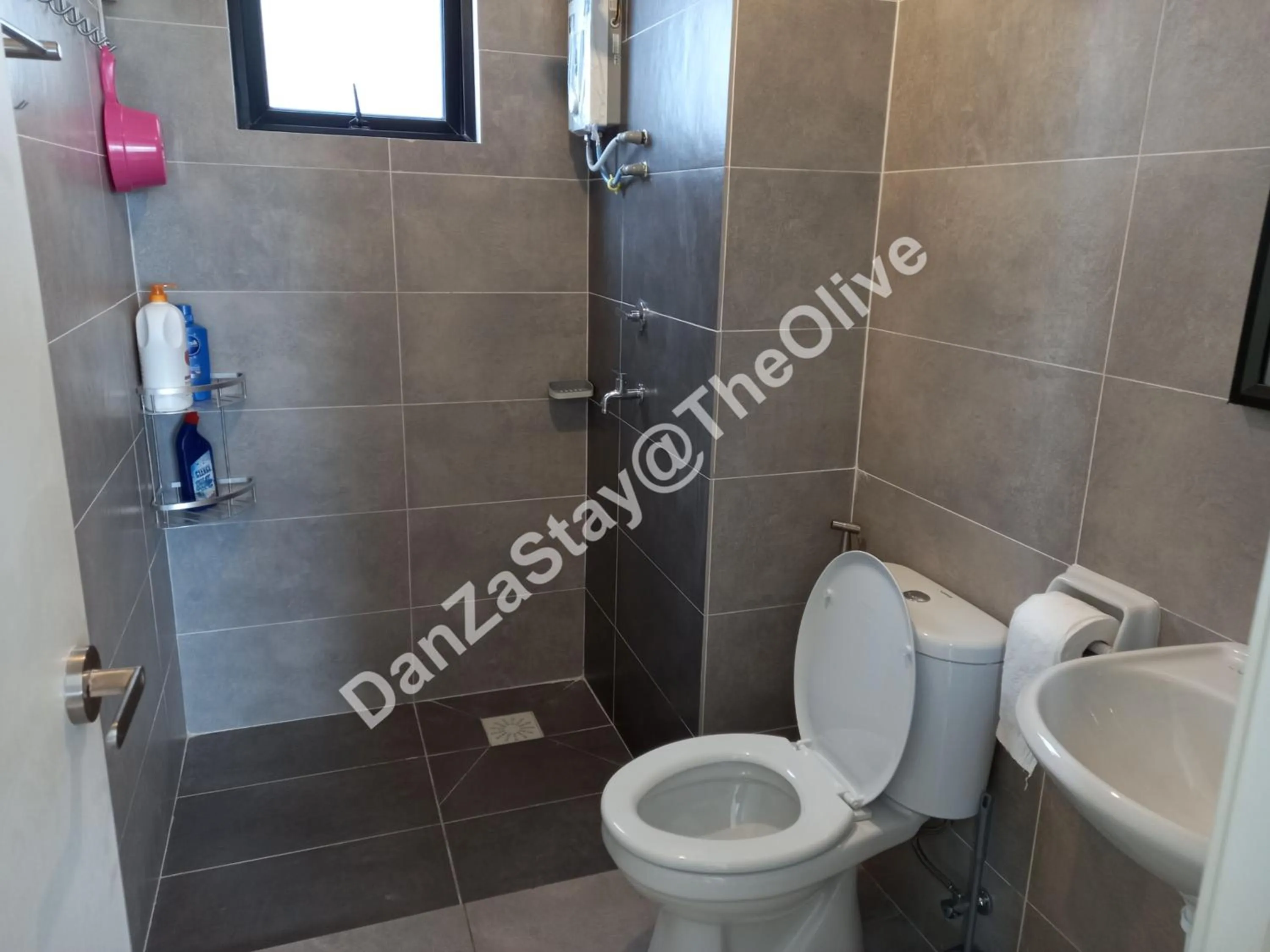 Shower in DanZaStay@TheOlive