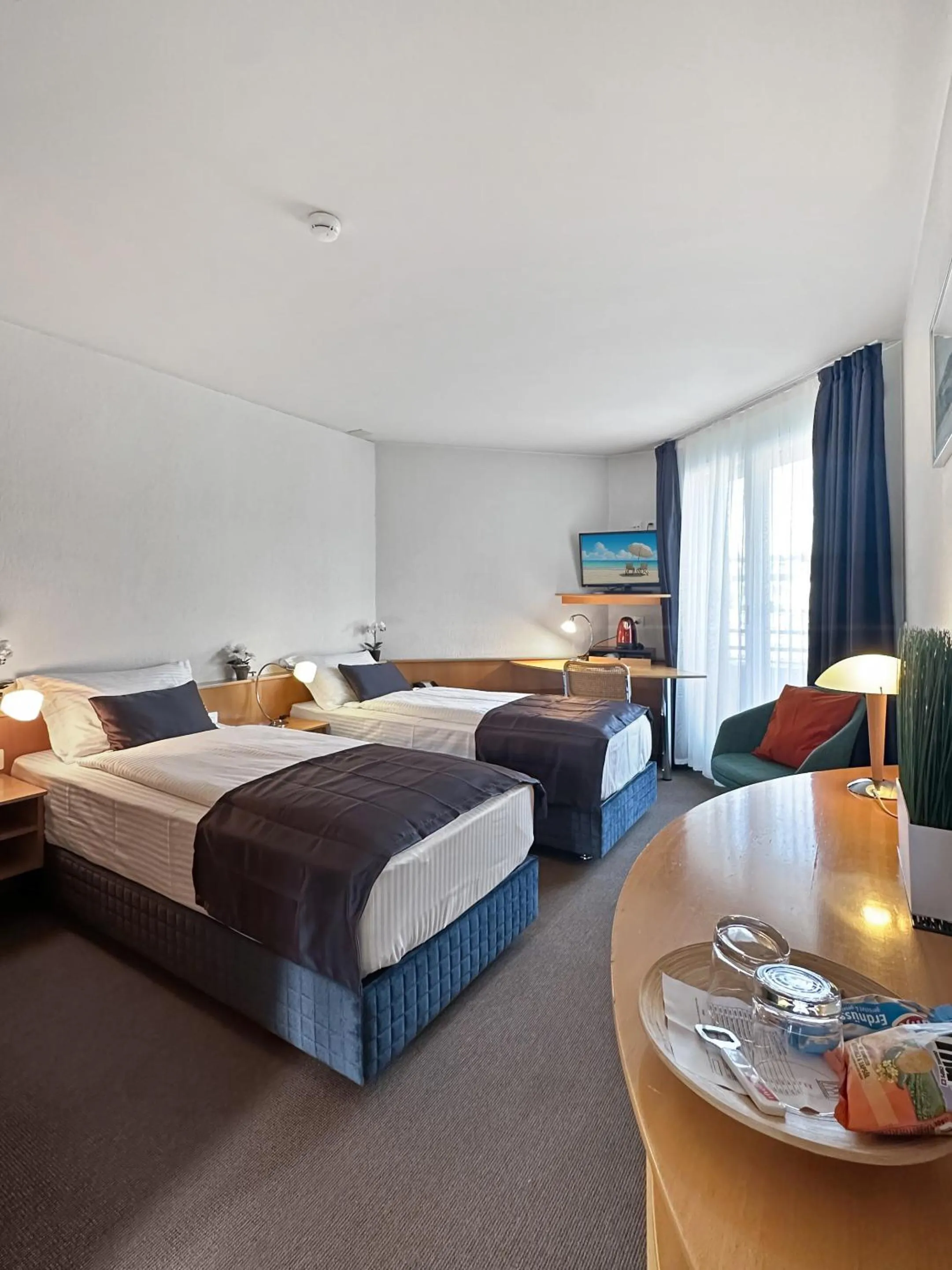 Bedroom, Bed in Centra Hotel Zurich