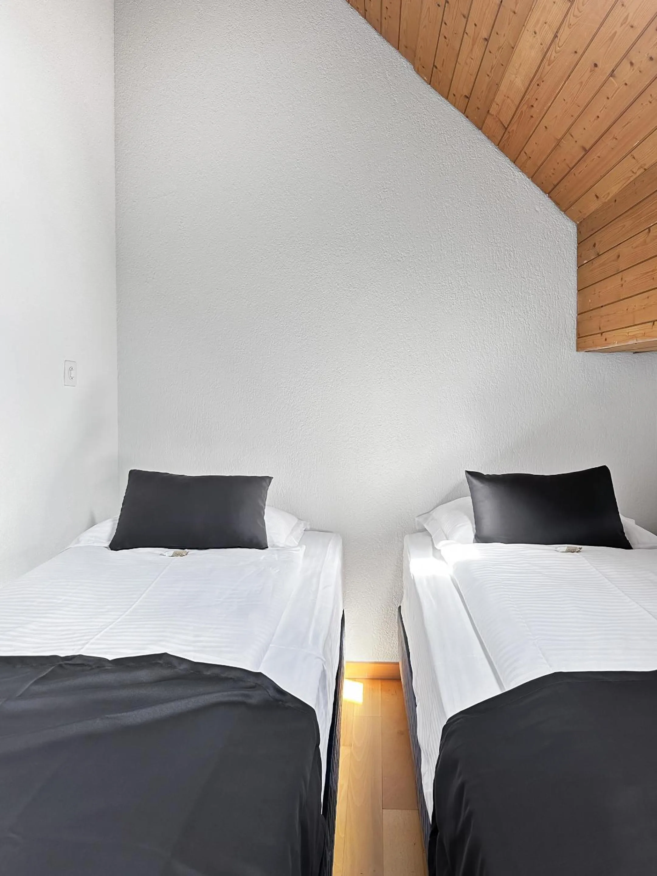 Bedroom, Bed in Centra Hotel Zurich