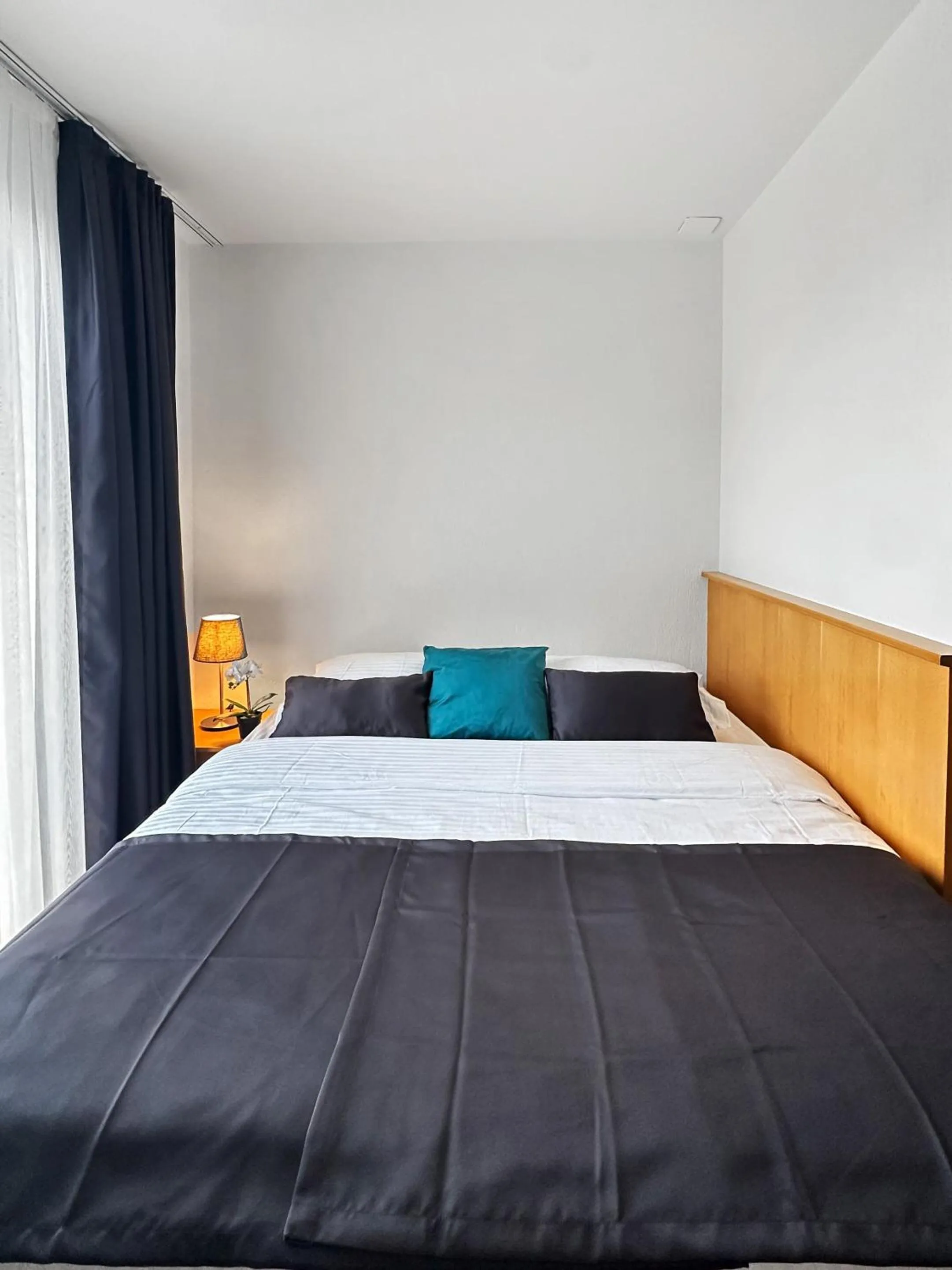 Bedroom, Bed in Centra Hotel Zurich