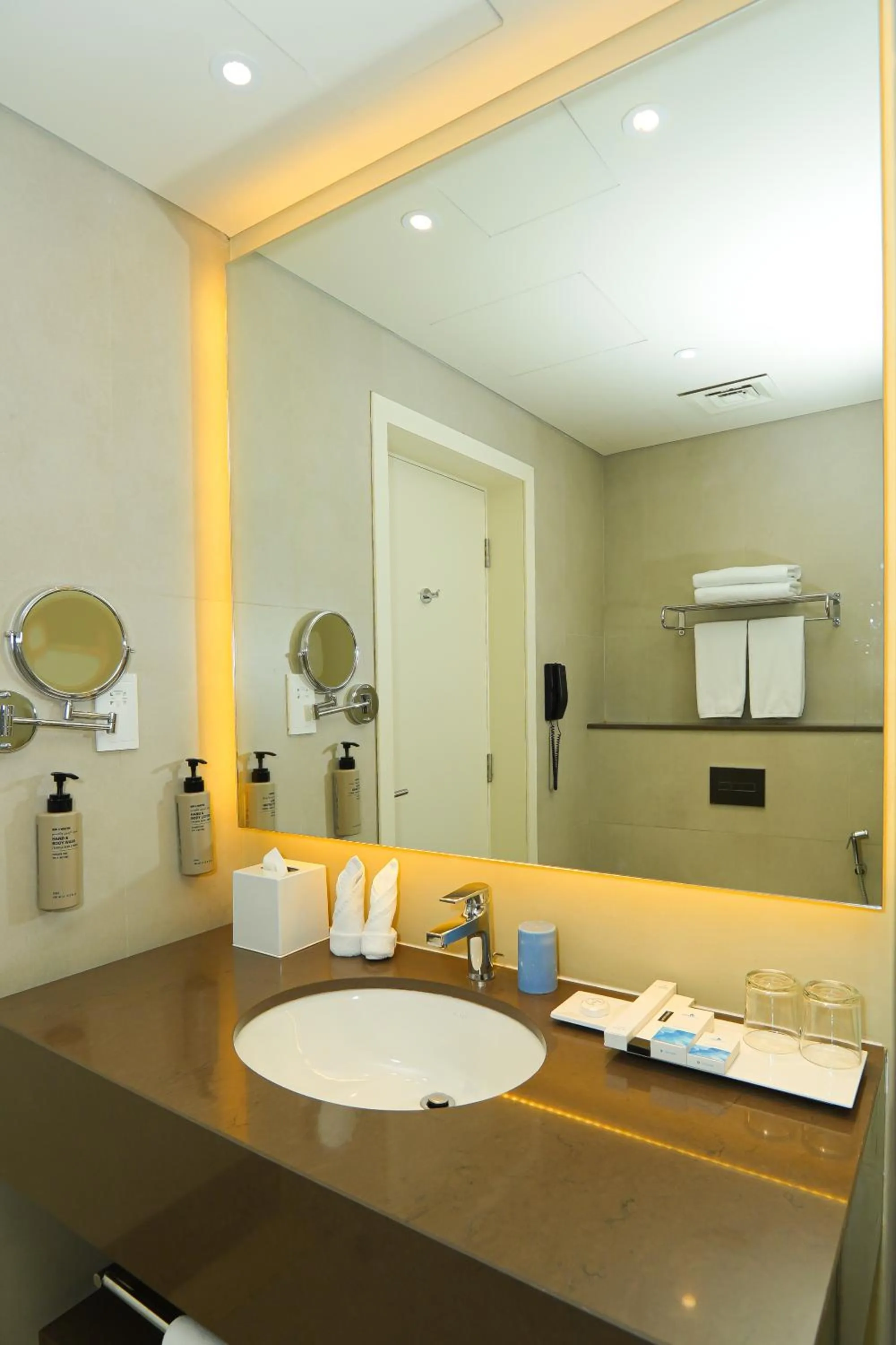 Bathroom in Pavilion Hotel Al Jaddaf - Former Citadines Culture Village
