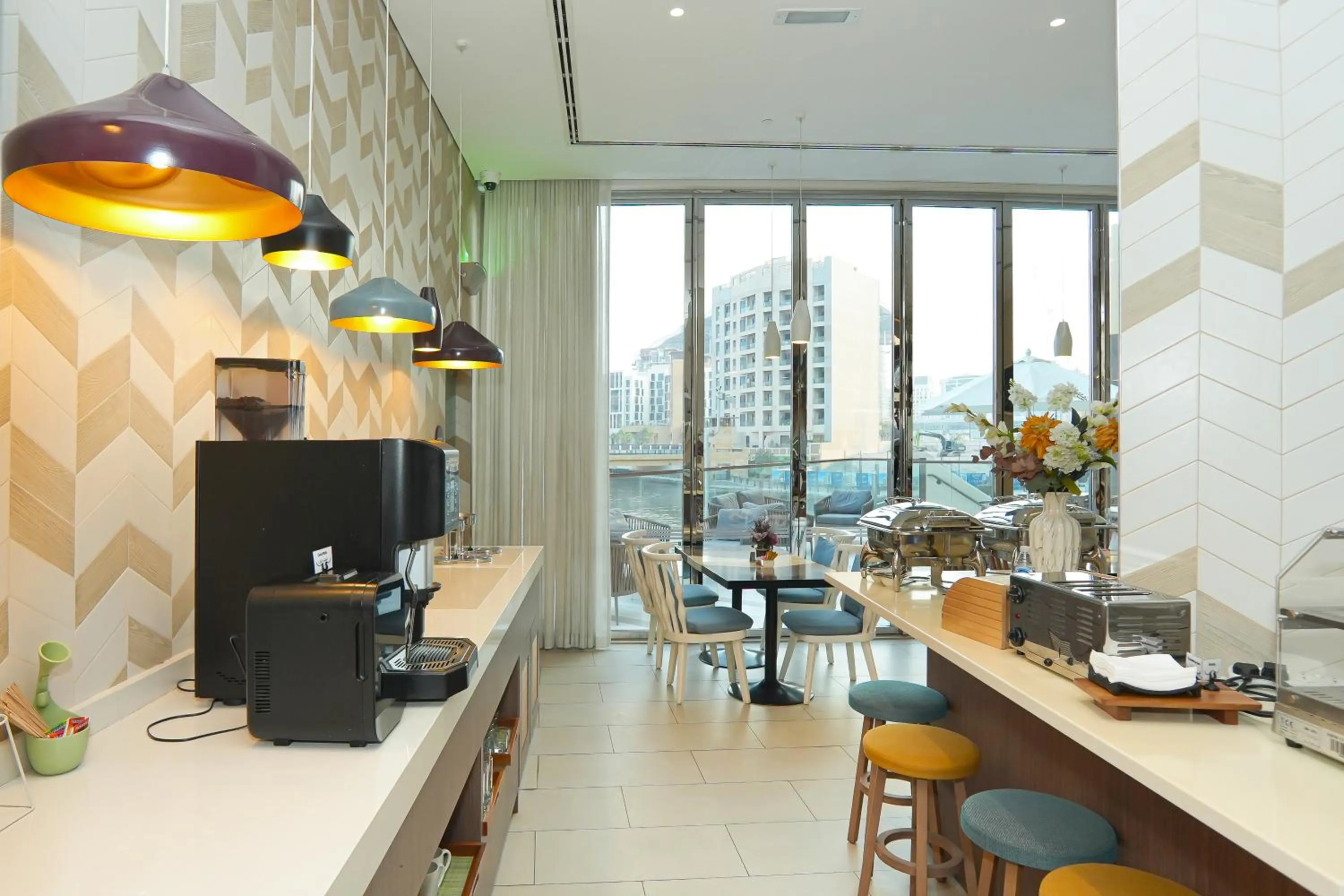 Restaurant/places to eat in Pavilion Hotel Al Jaddaf - Former Citadines Culture Village