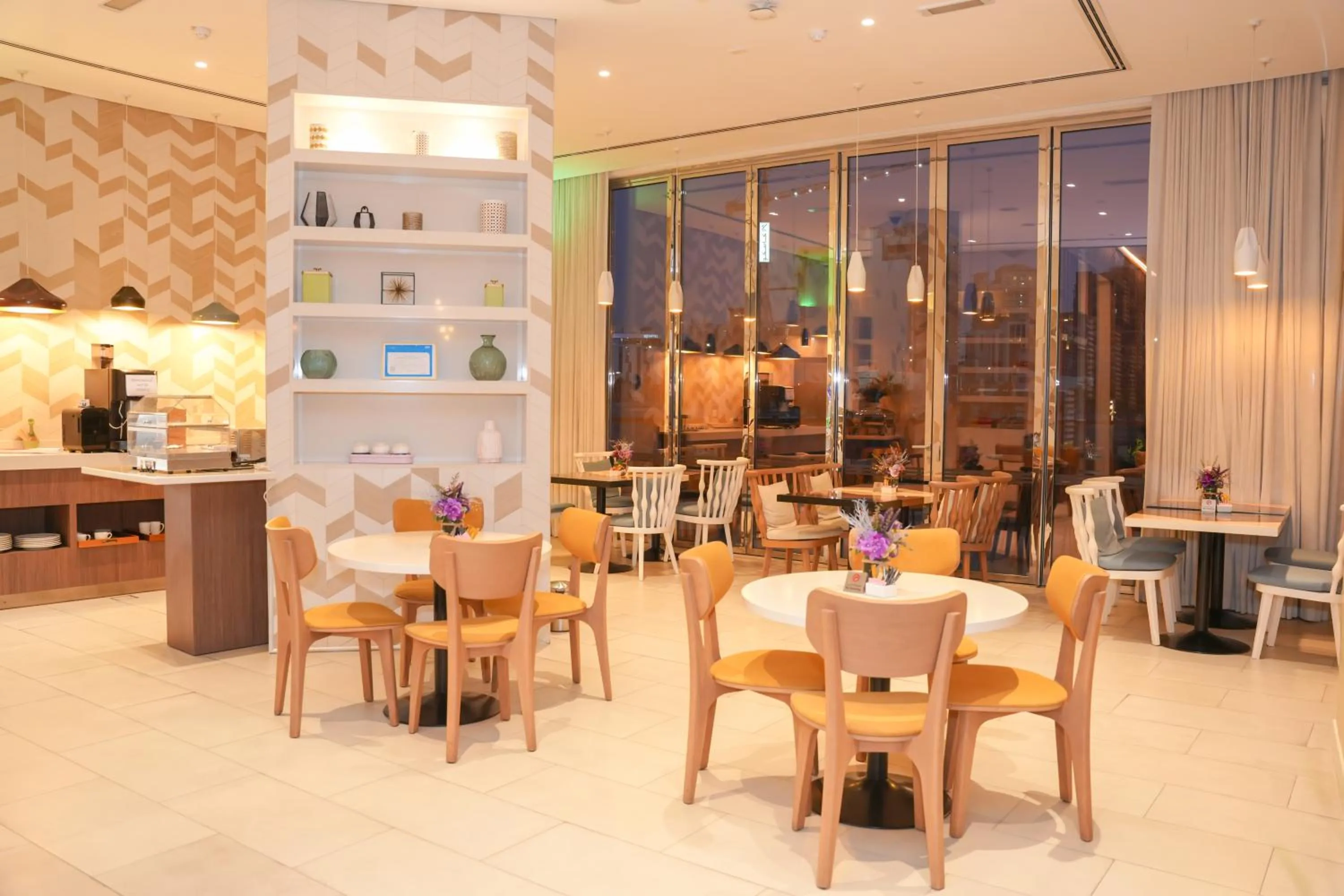 Dining area in Pavilion Hotel Al Jaddaf - Former Citadines Culture Village