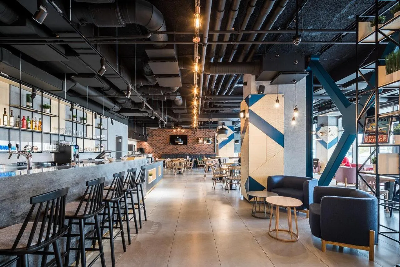 Lounge or bar in B&B Hotel Budapest City